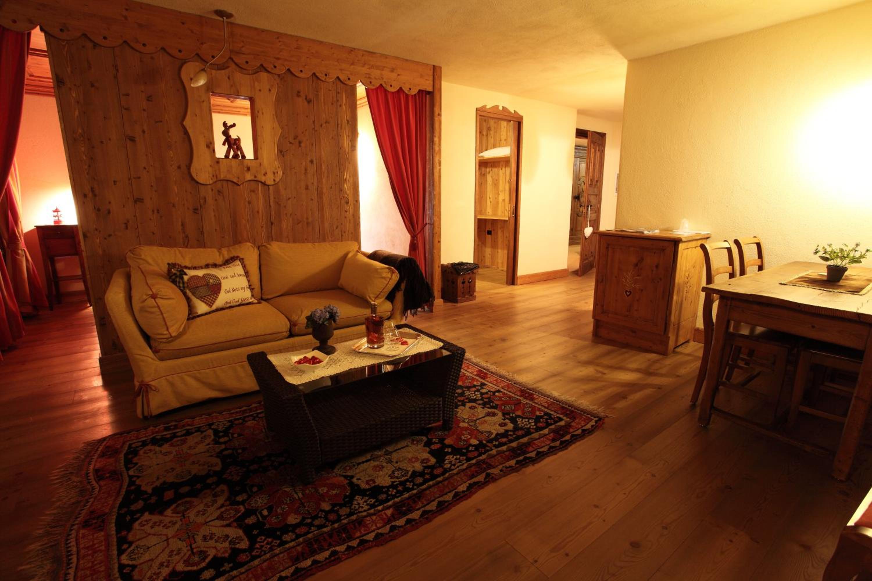 Suite (2 Adults) - Photo 29