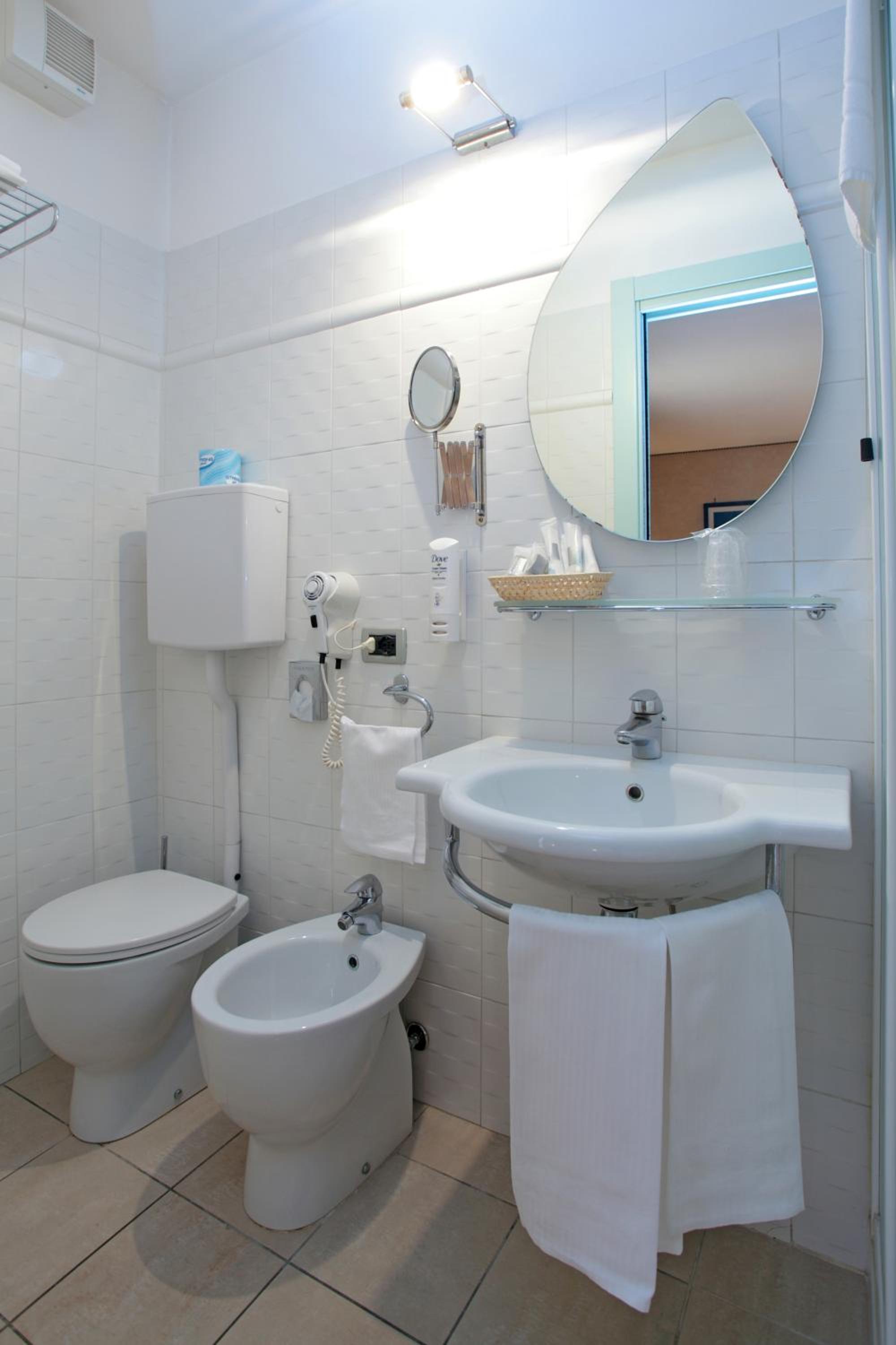 Triple Room - Photo 15