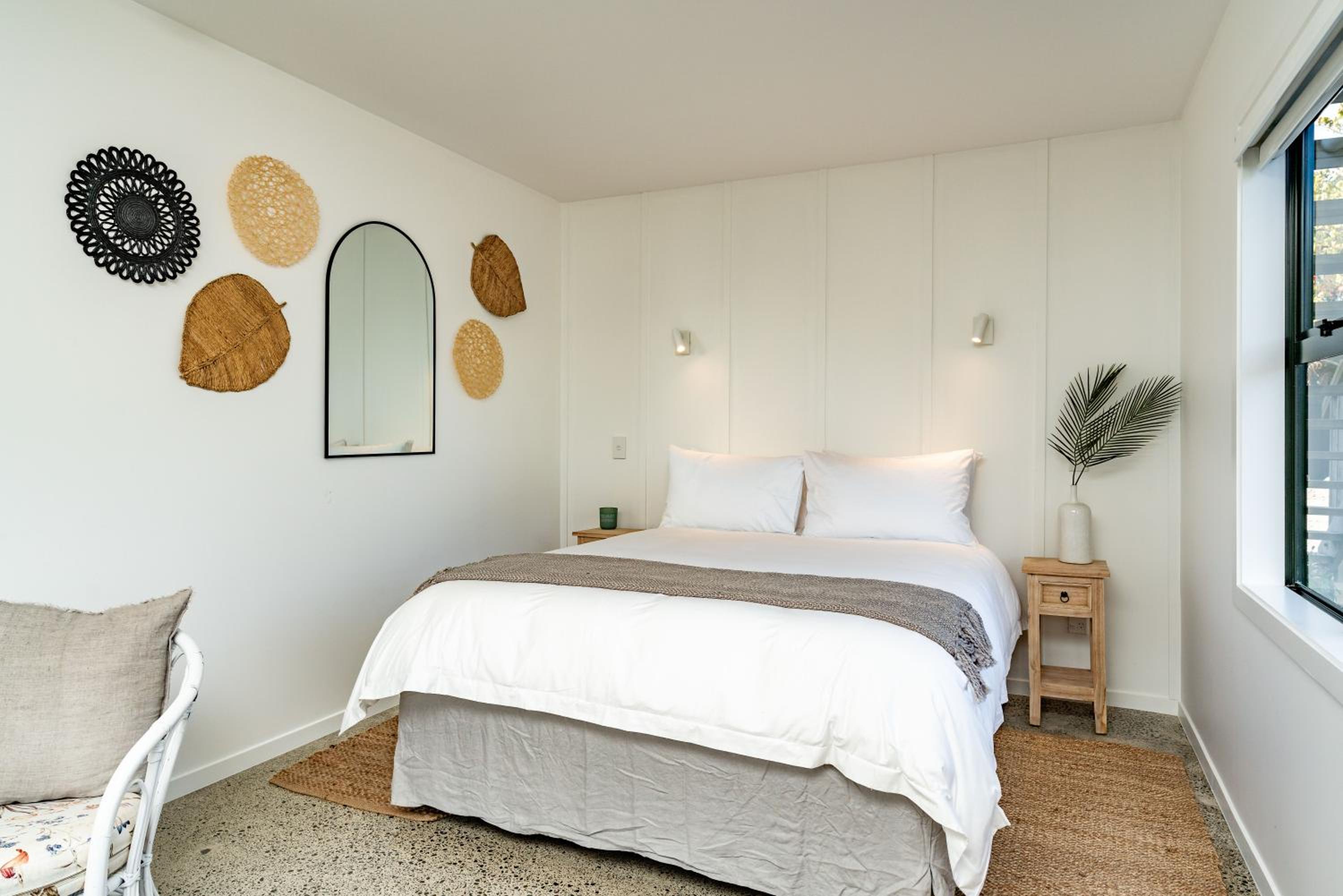 Studio Apartment - Photo 1