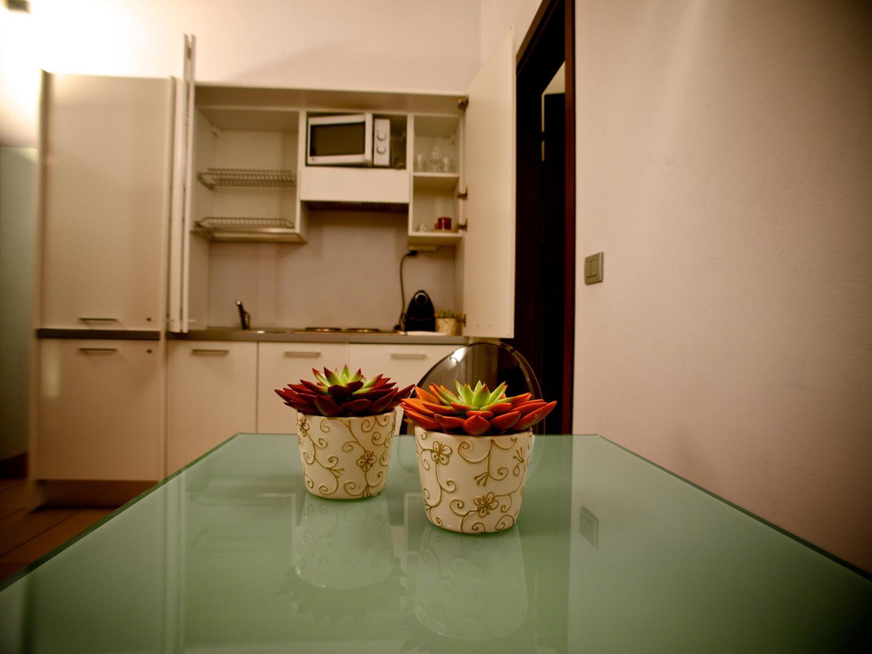 One-Bedroom Apartment with Courtyard View  - Photo 7