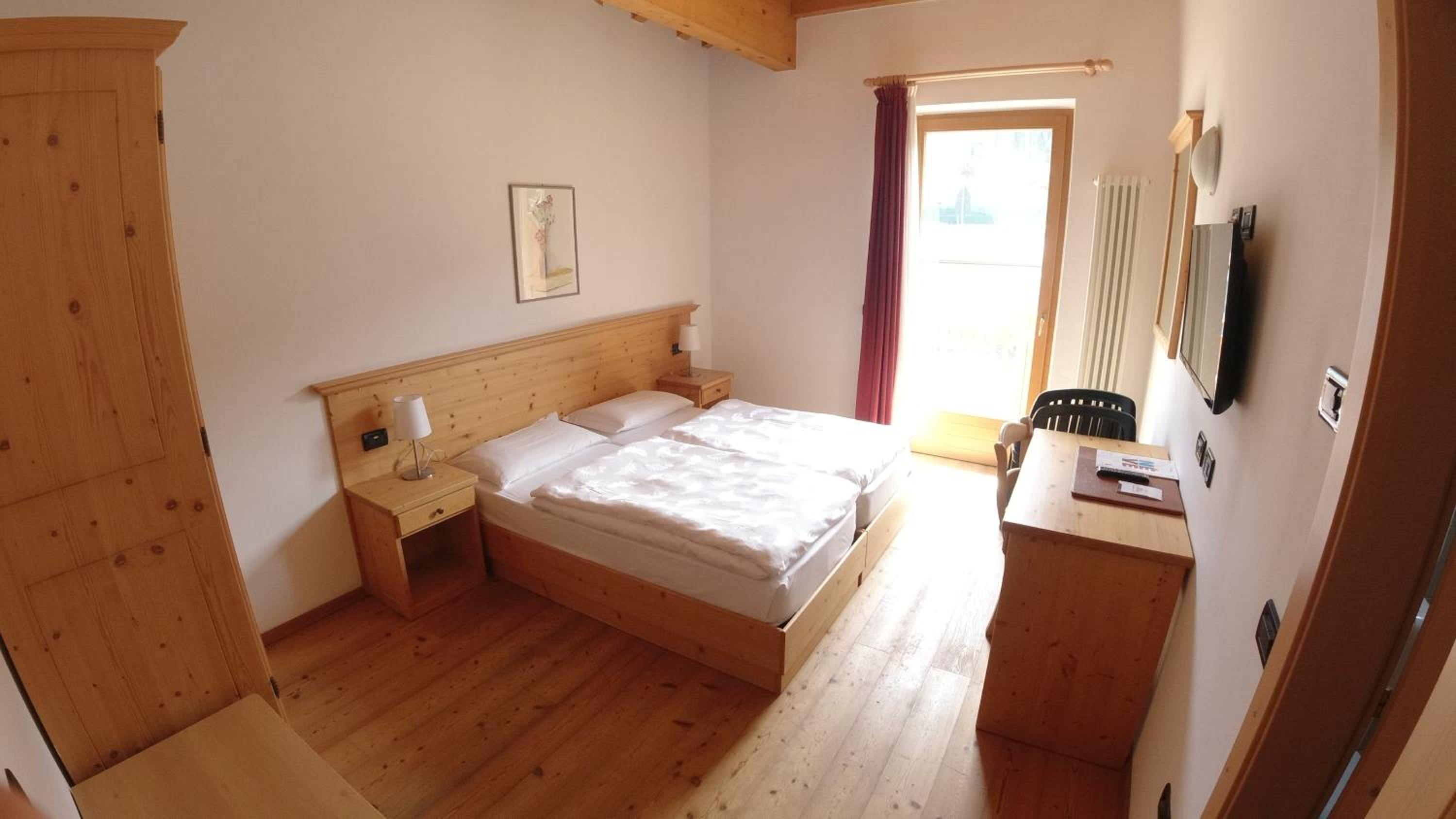 Standard Double or Twin Room photo 1