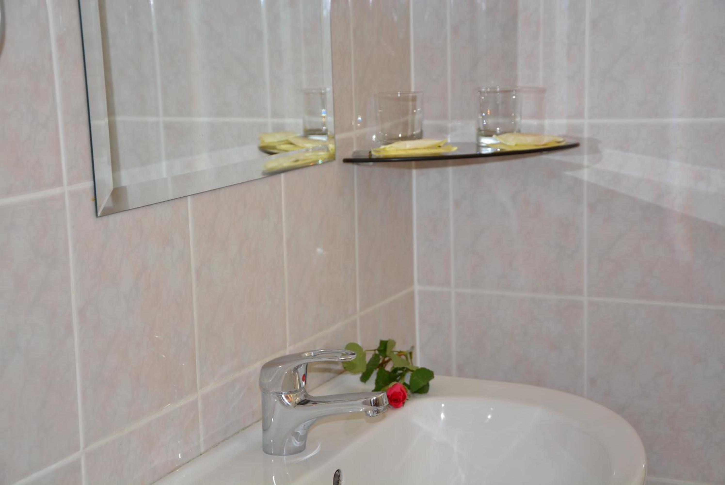 Double or Twin Room - Photo 14