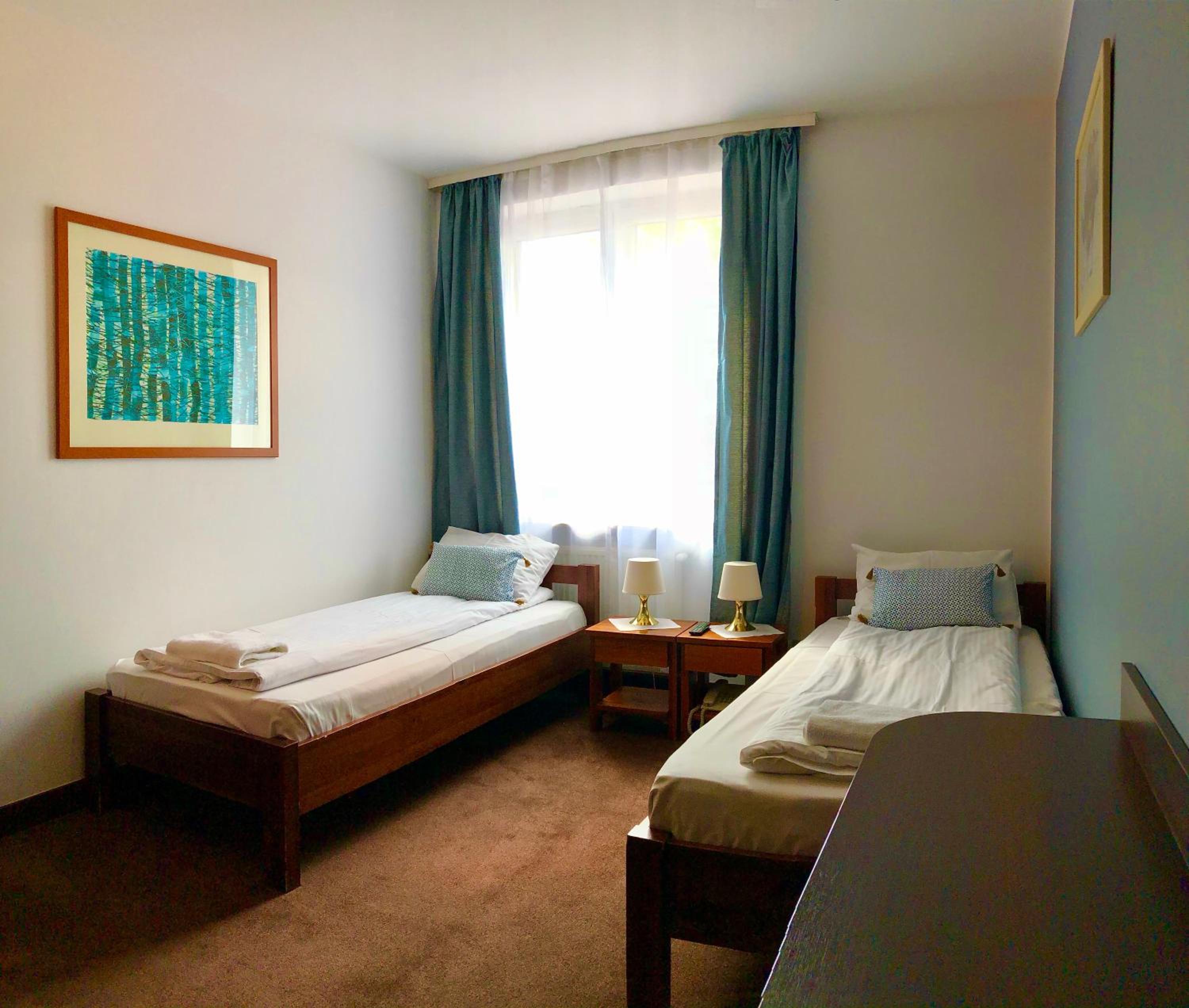 Twin Room - Photo 3