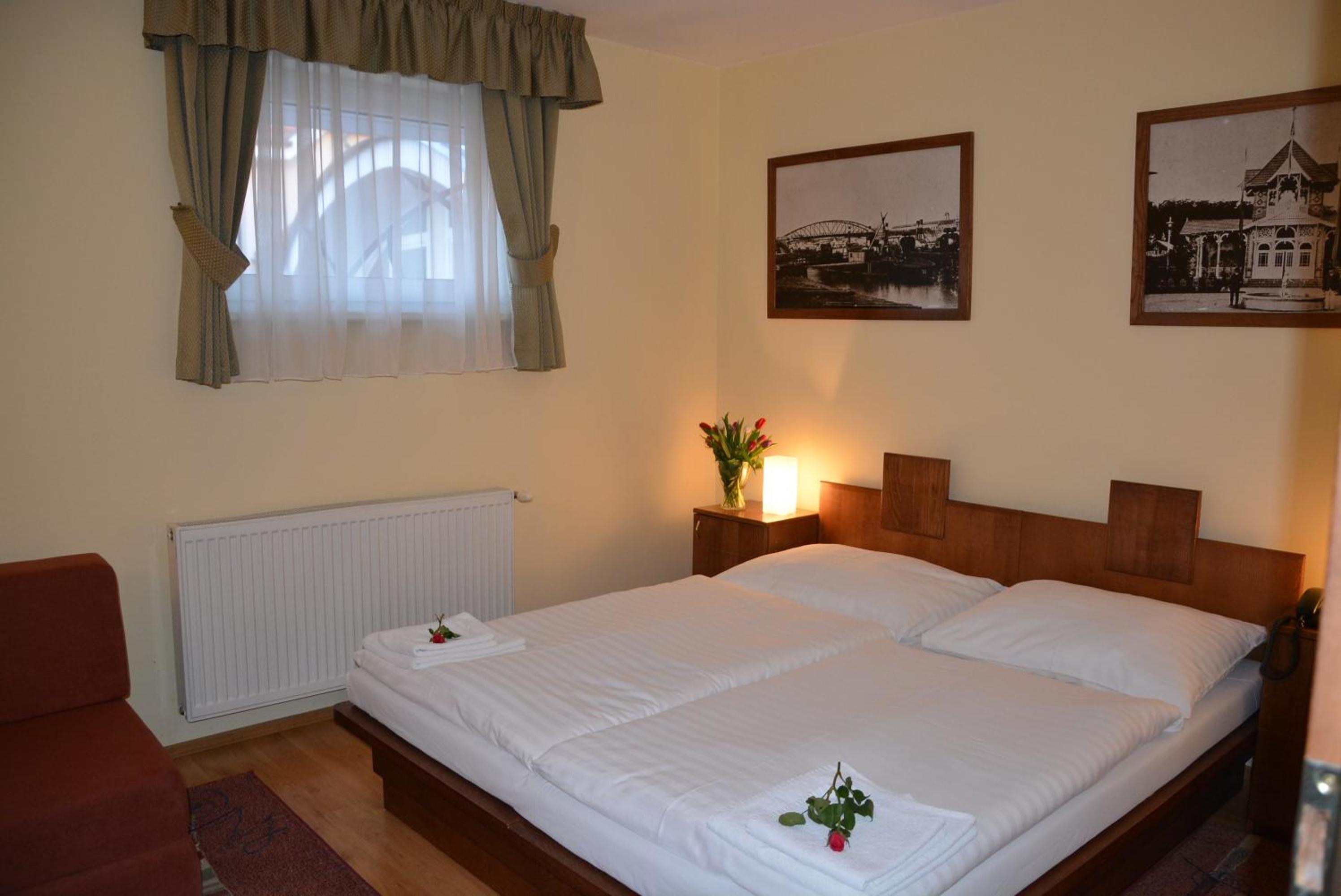 Double or Twin Room - Photo 17