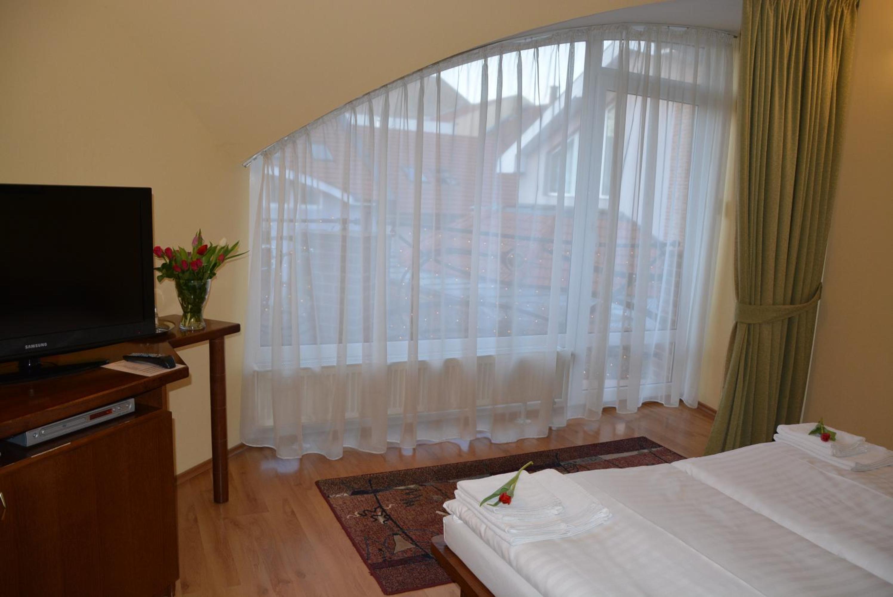 Double or Twin Room - Photo 5
