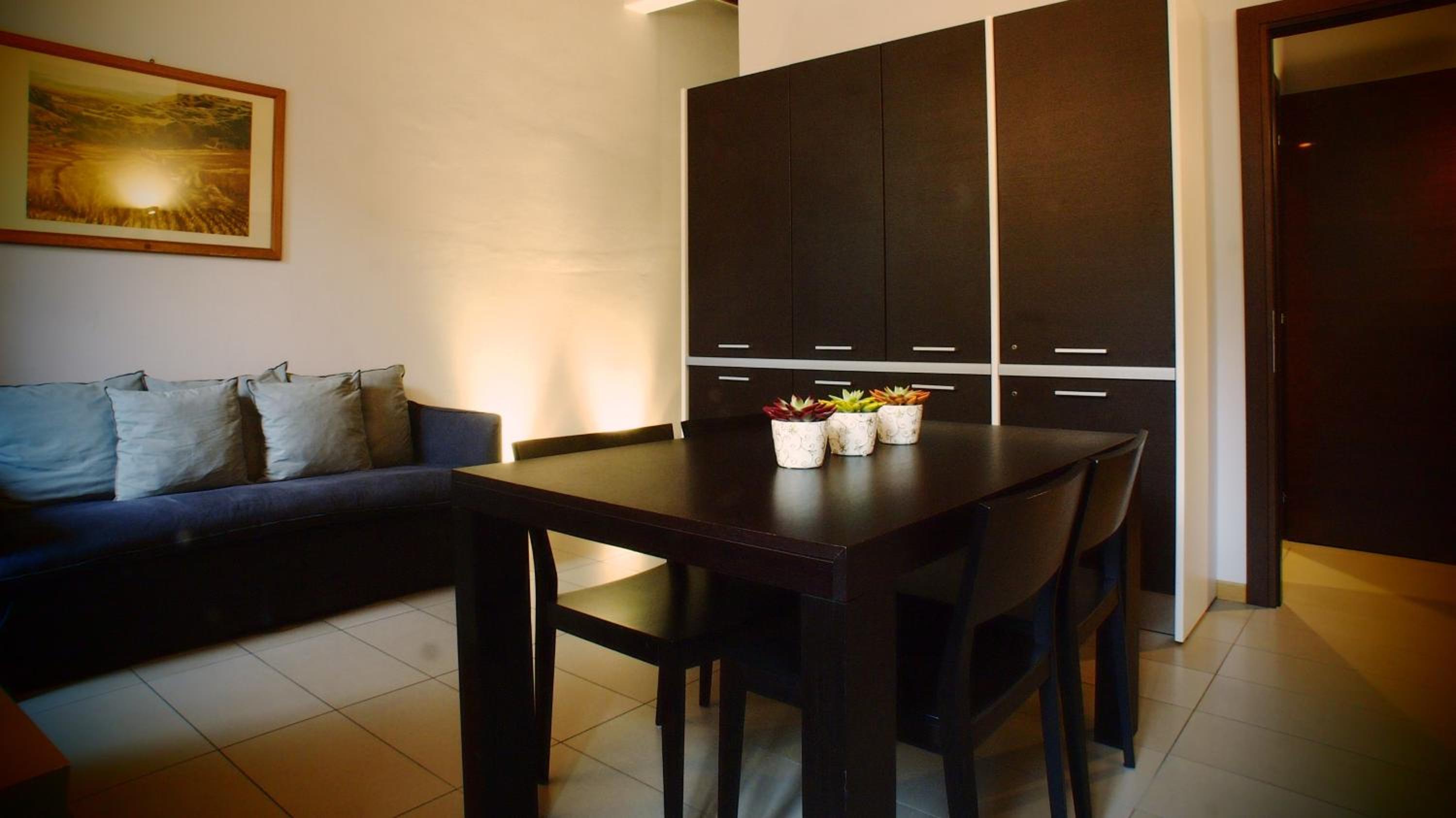 Superior One-Bedroom Apartment - Photo 7