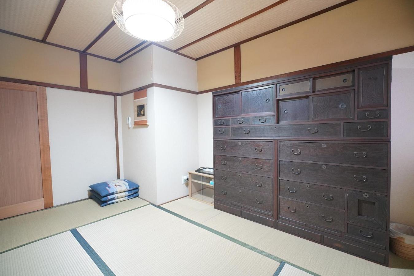 Triple Room with Shared Bathroom - Photo 3