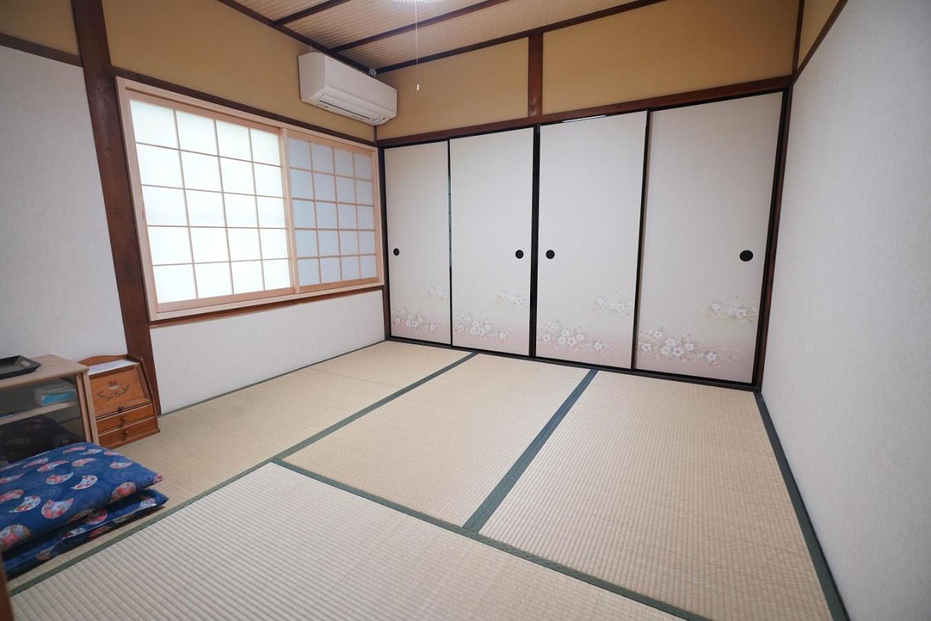 Twin Room with Shared Bathroom