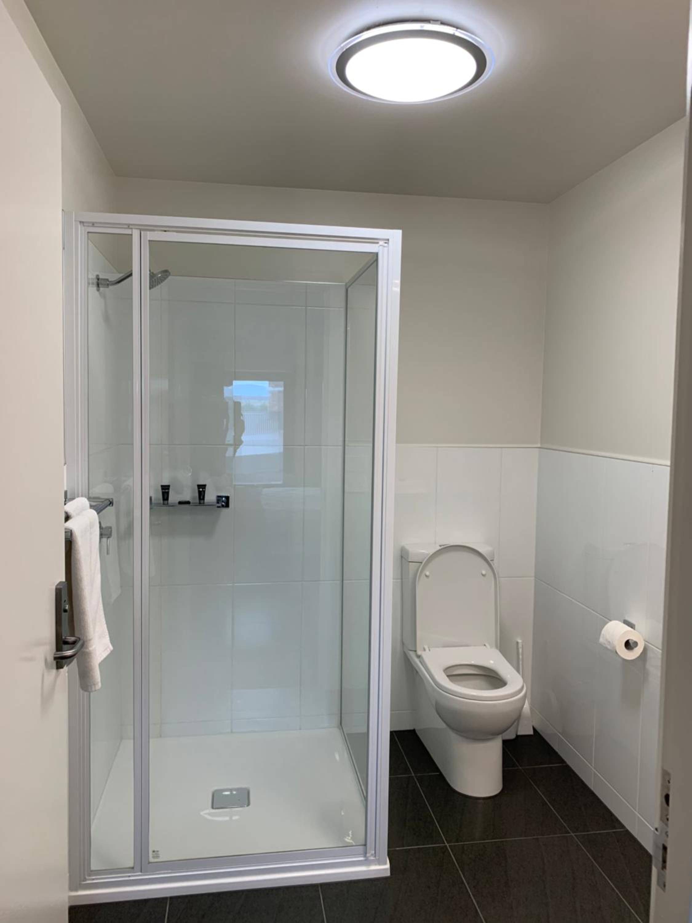 Queen Suite - Photo 4