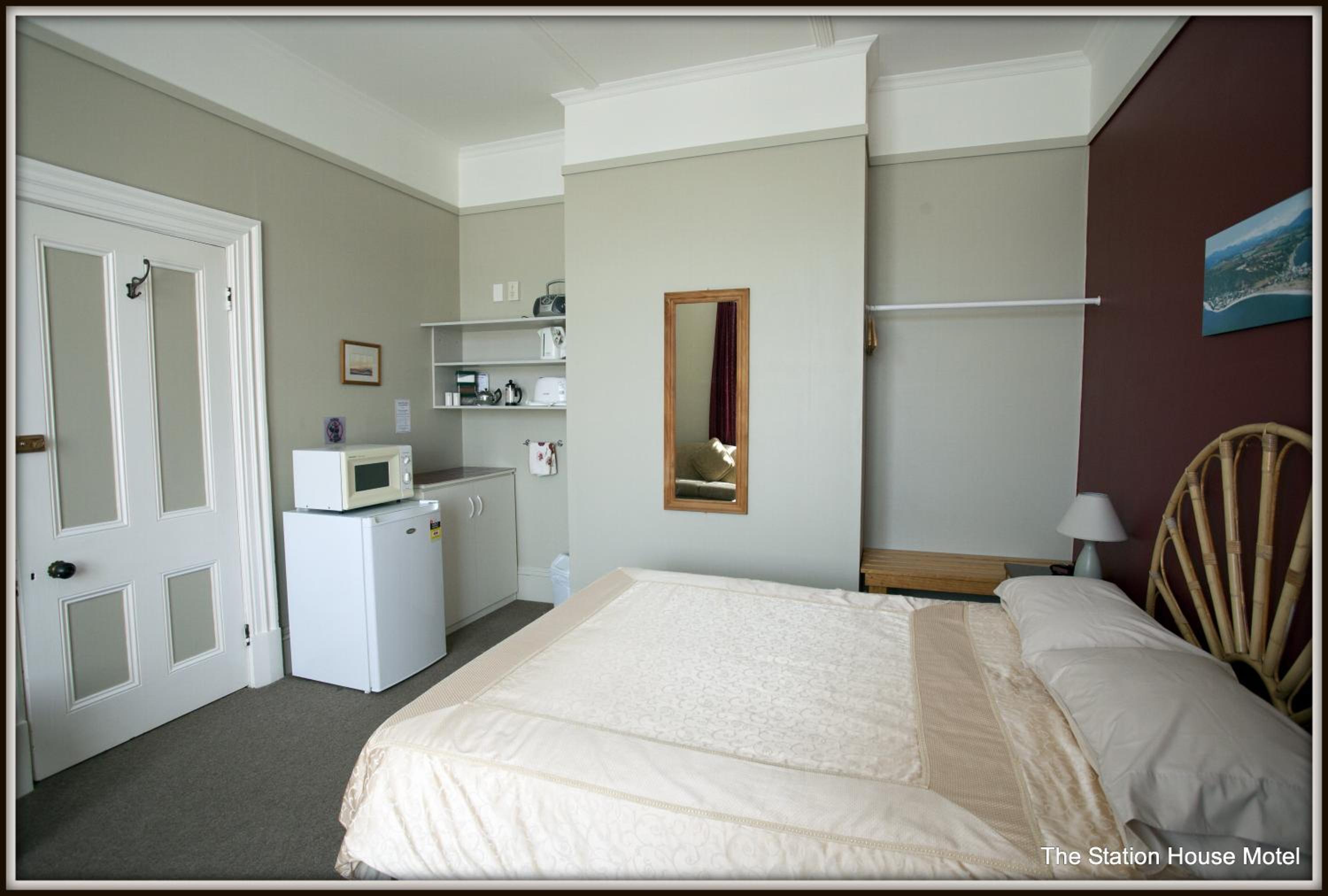 Small Studio photo 3