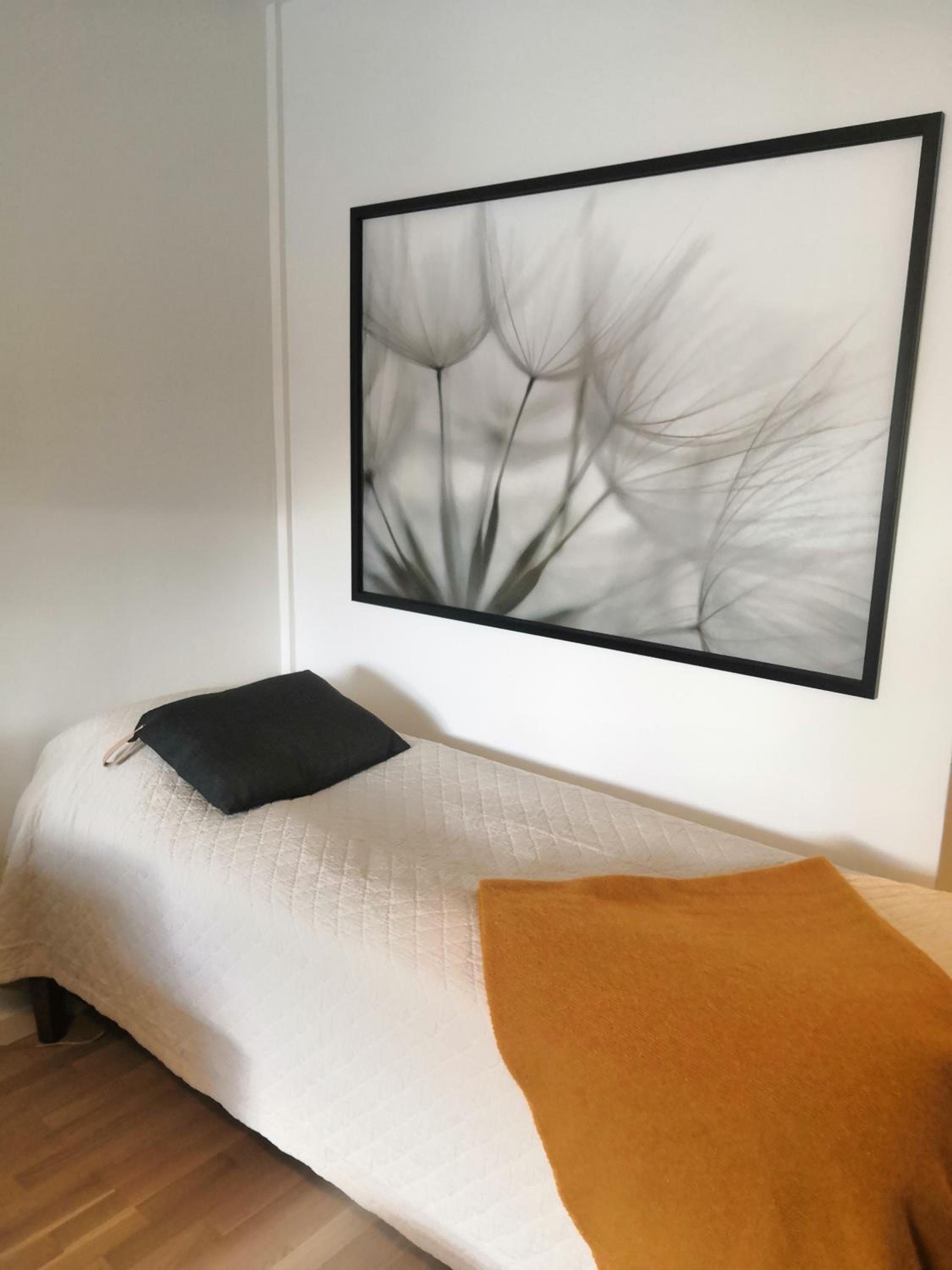 One-Bedroom Apartment - Photo 12