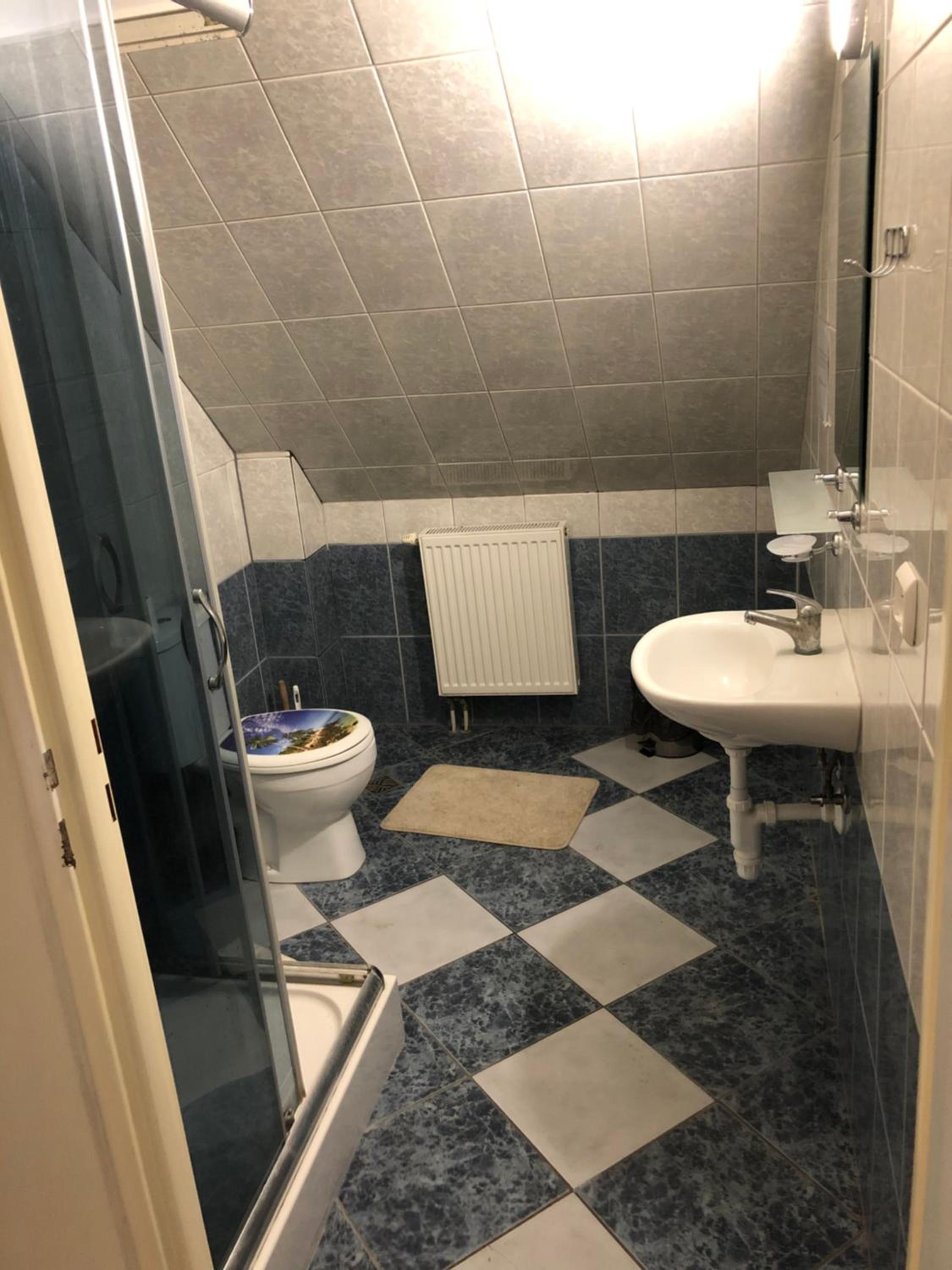 Quadruple Room with Bathroom - Photo 4