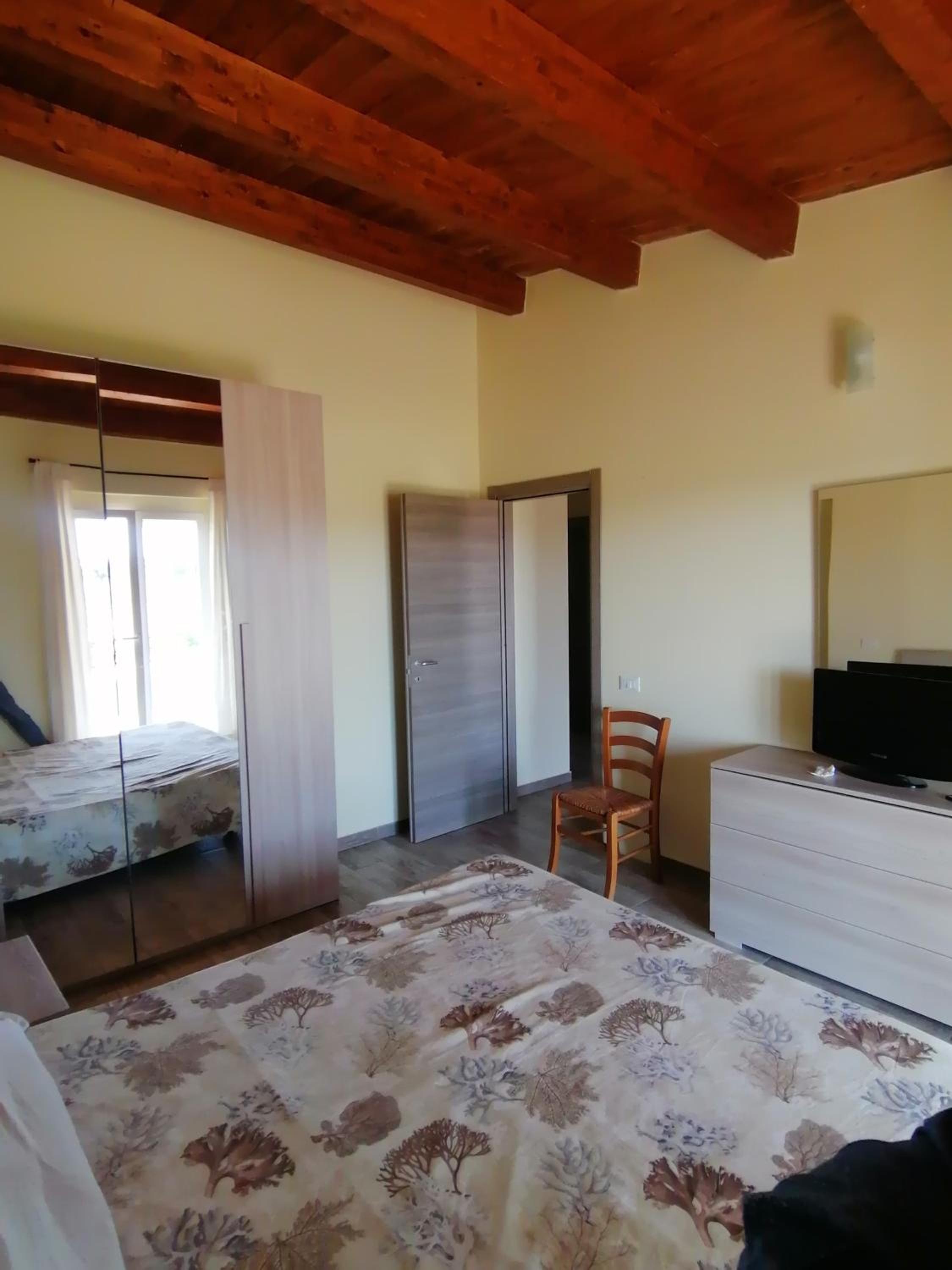 One-Bedroom House - Photo 1