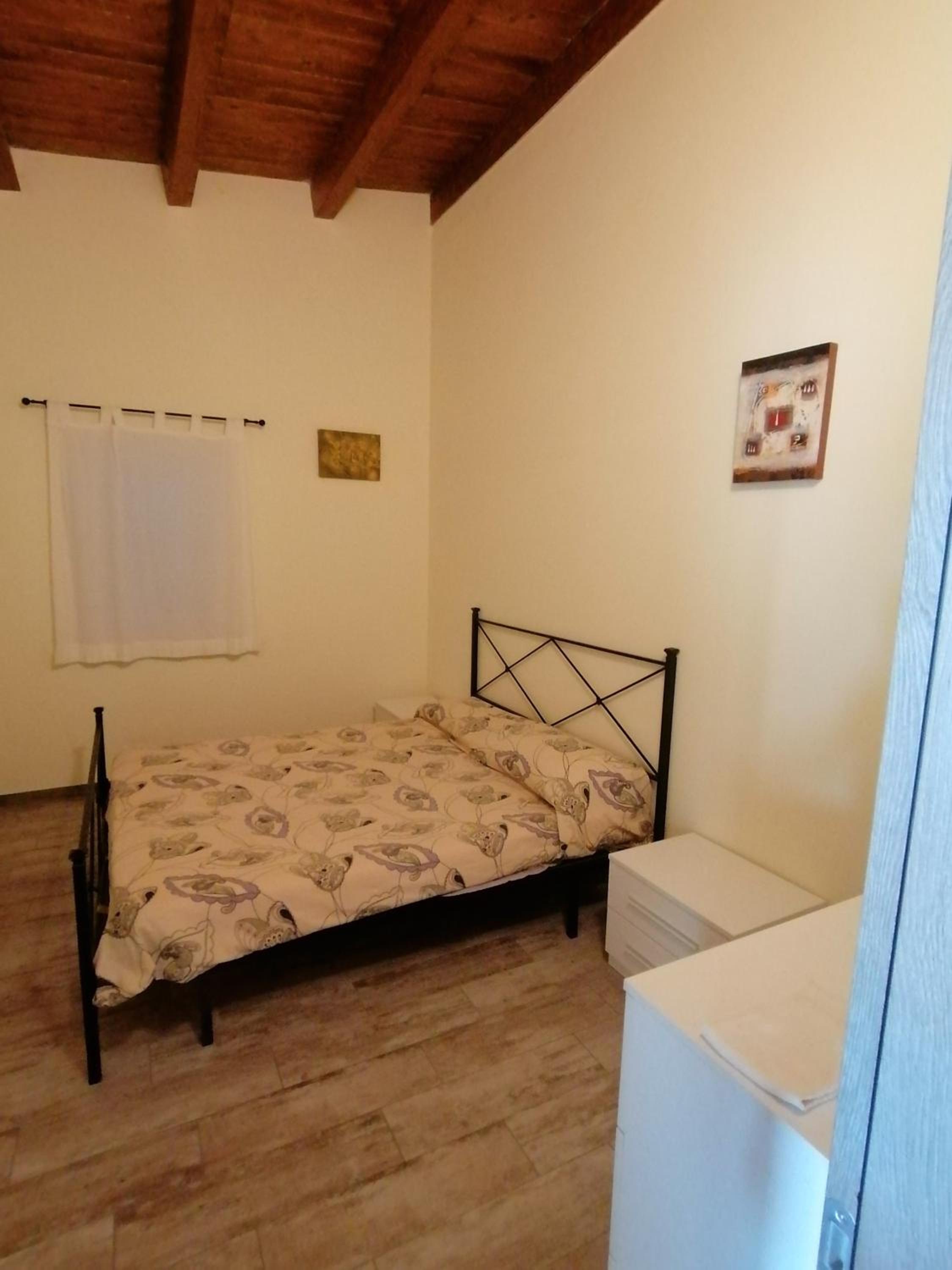 One-Bedroom House - Photo 5