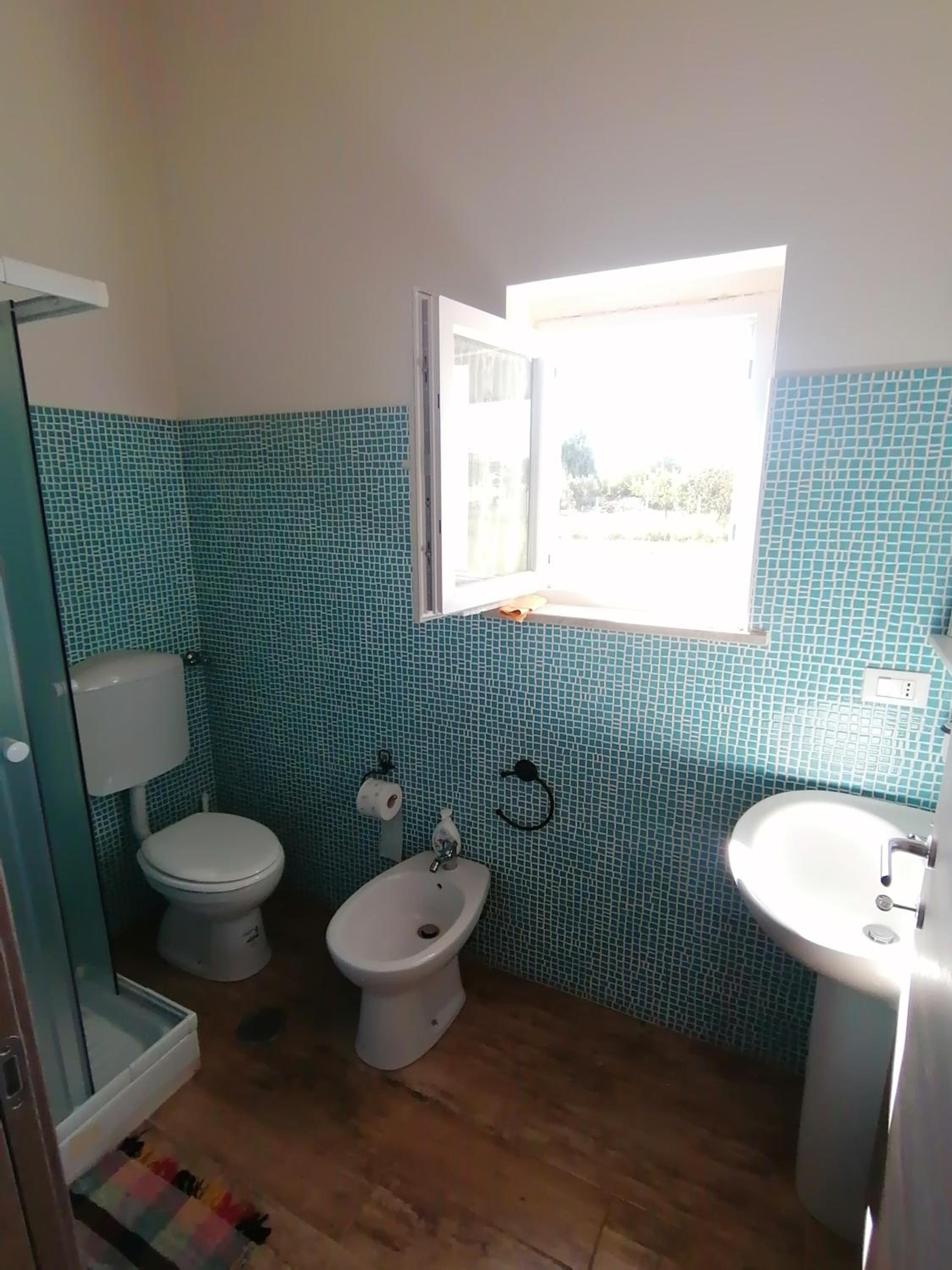 One-Bedroom House - Photo 6