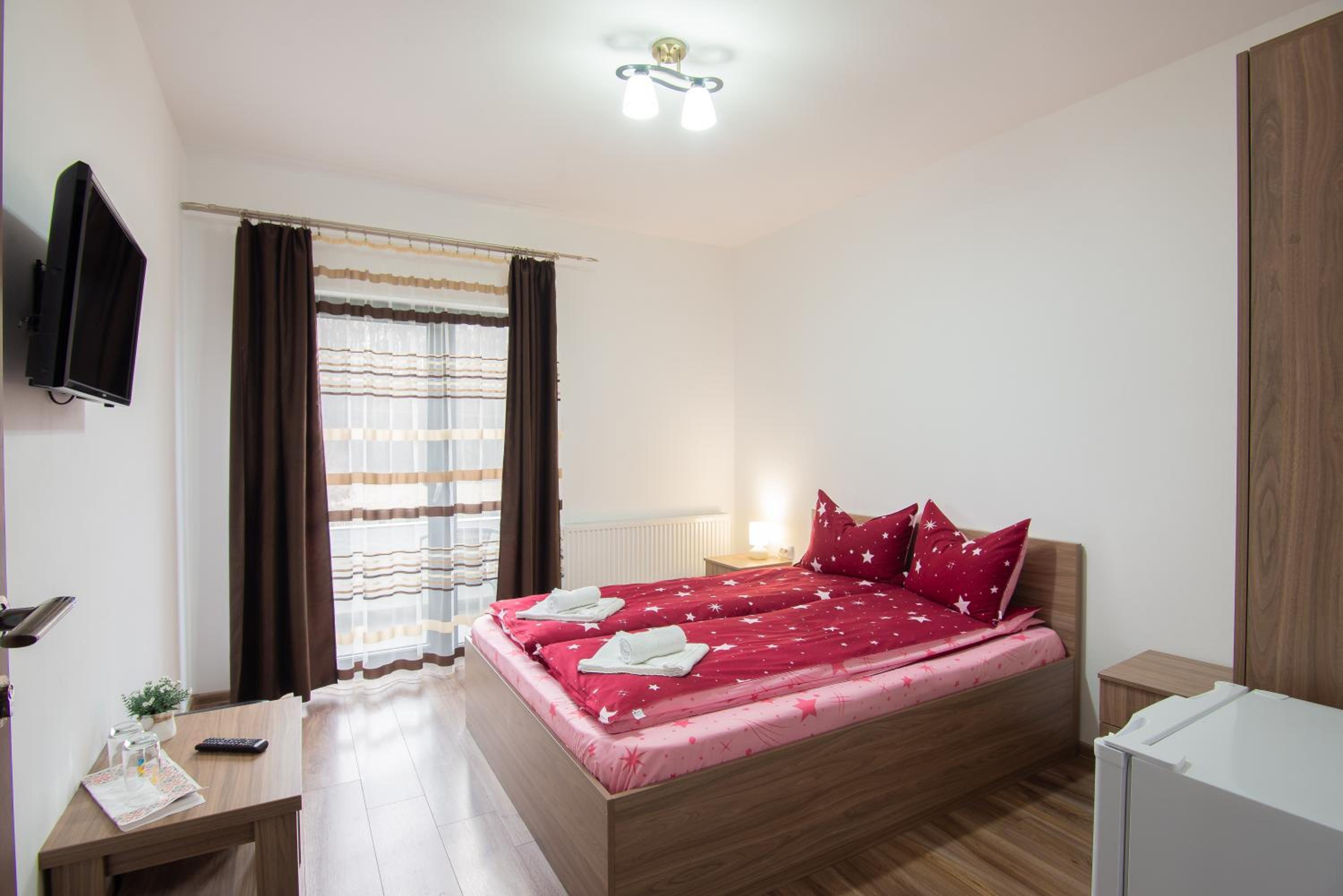 Double Room with Private External Bathroom - Photo 9