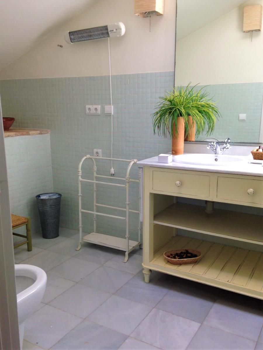 Double Room - Photo 3