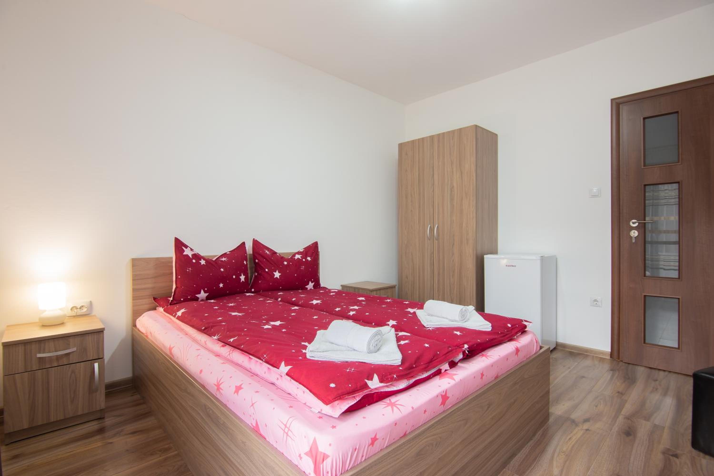 Double Room with Private External Bathroom - Photo 1