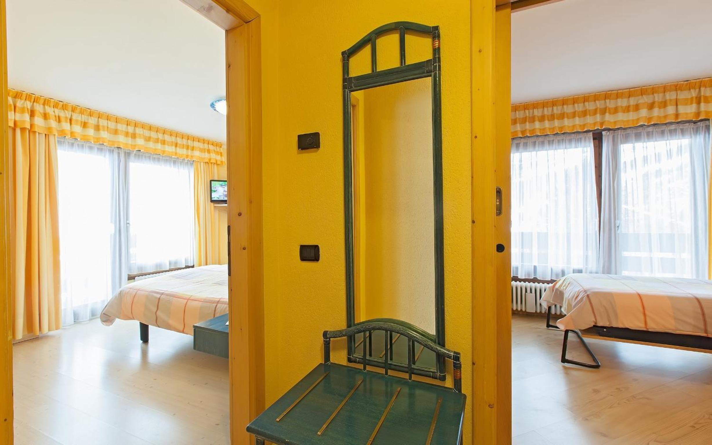 Two Connecting Rooms (4 Adults) - Photo 5