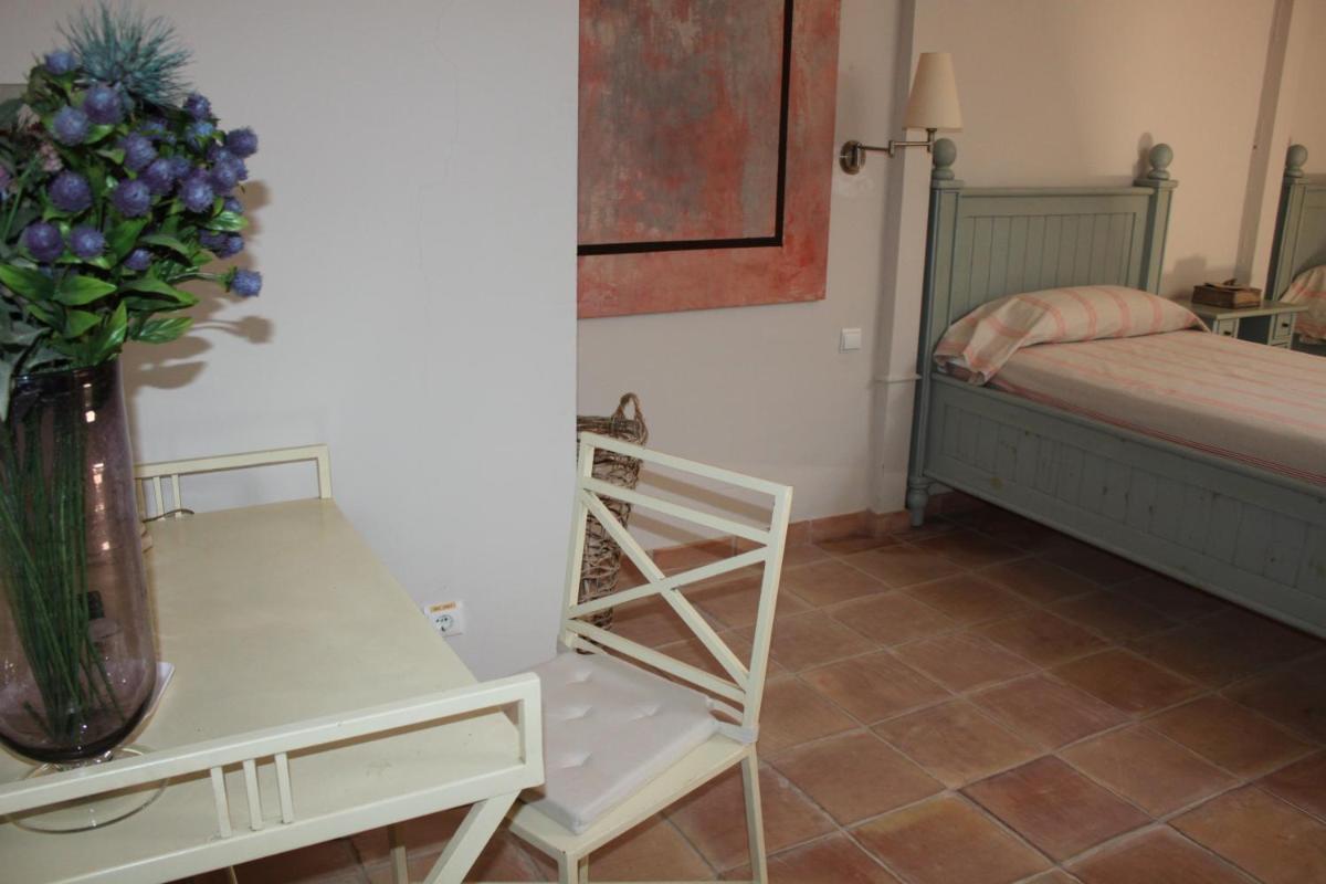 Twin Room - Photo 14