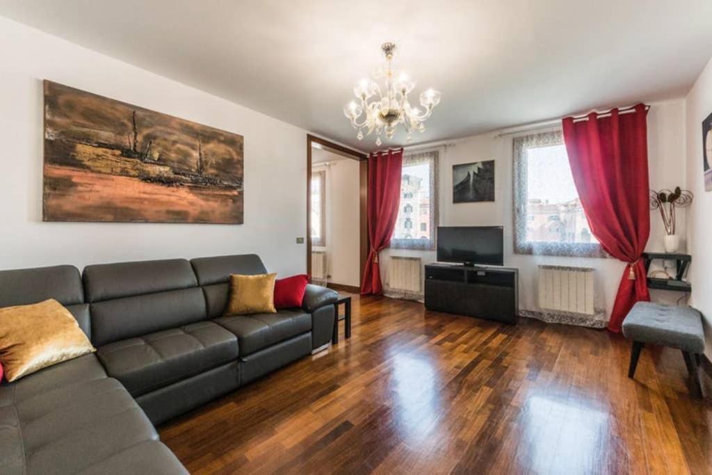 Apartment photo 1