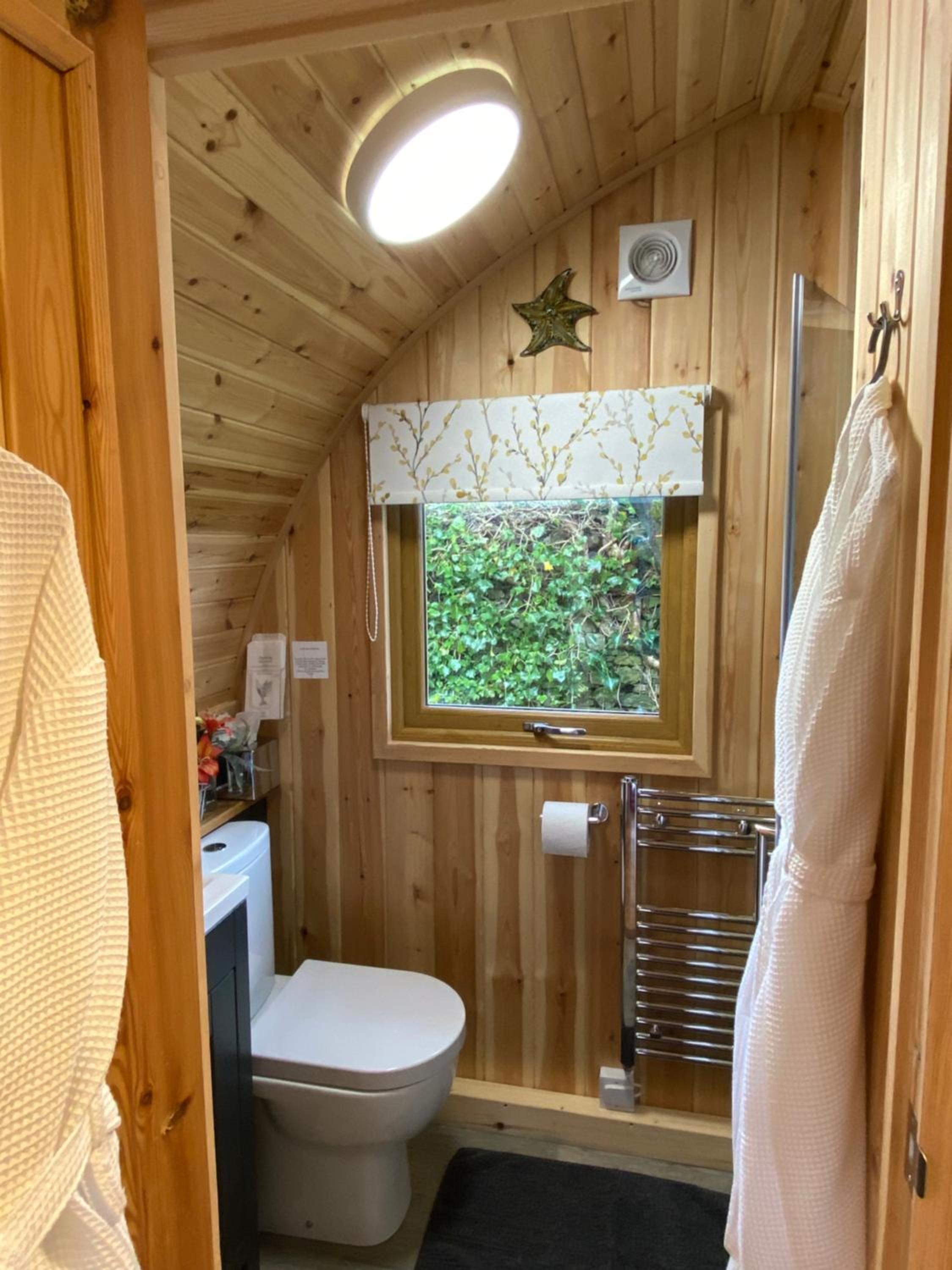 Deluxe Micro Lodge photo 3