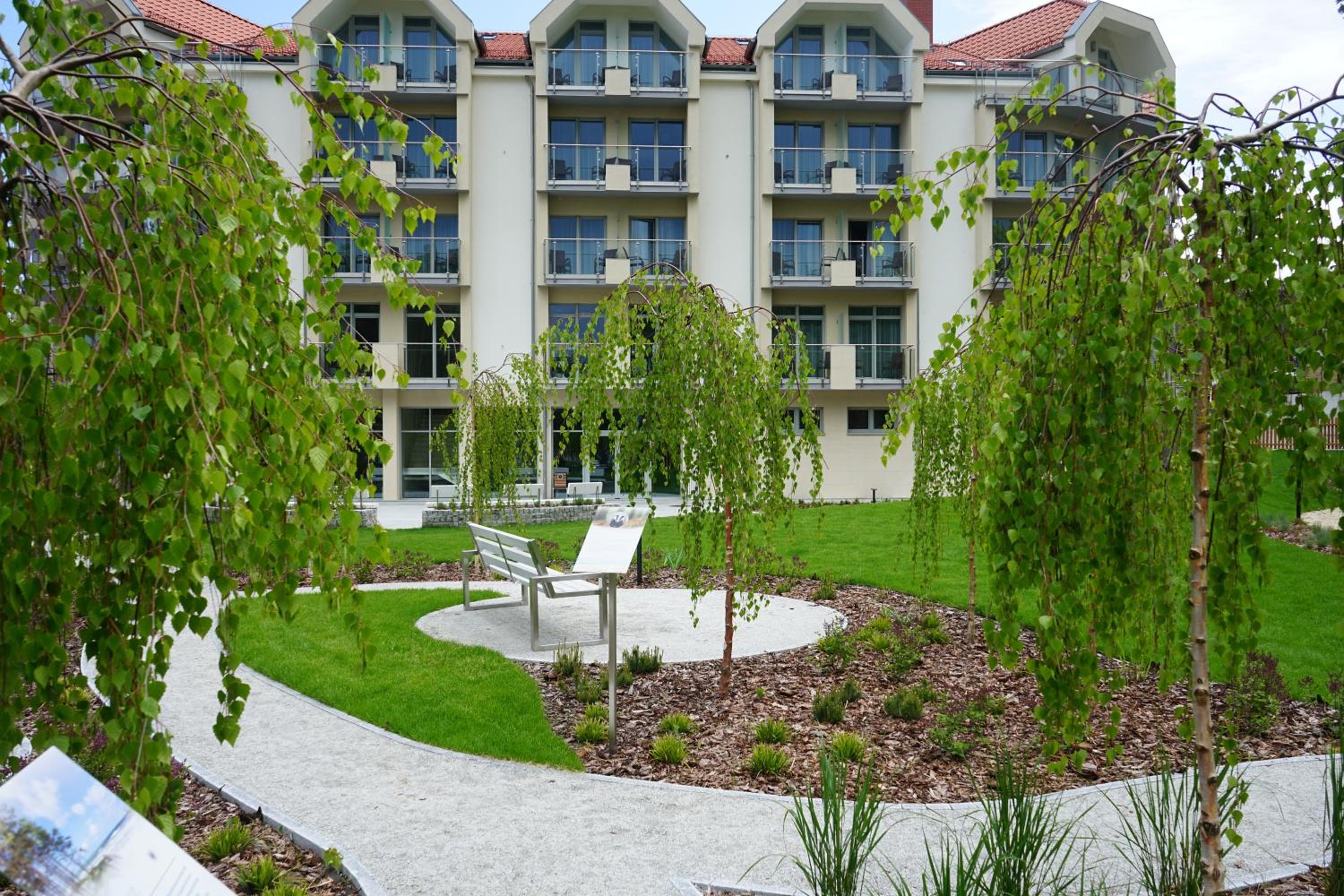 Deluxe Twin or Double Room with Balcony and Forest View - Photo 7