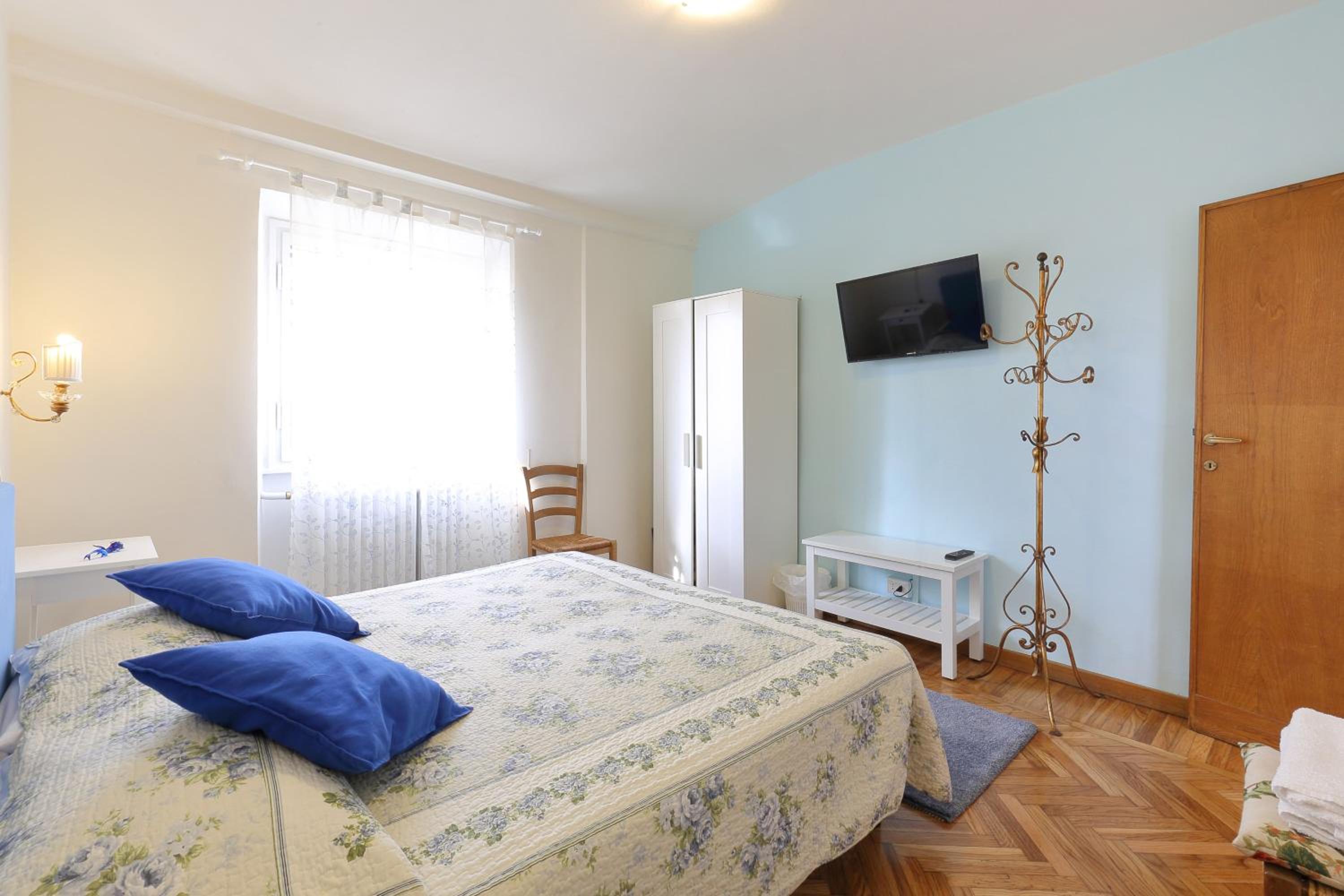 Apartment with Terrace photo 2