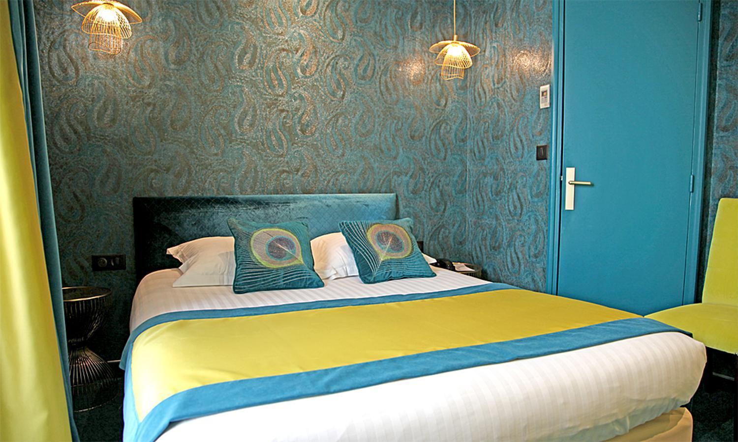 Two Rooms next to Each Other