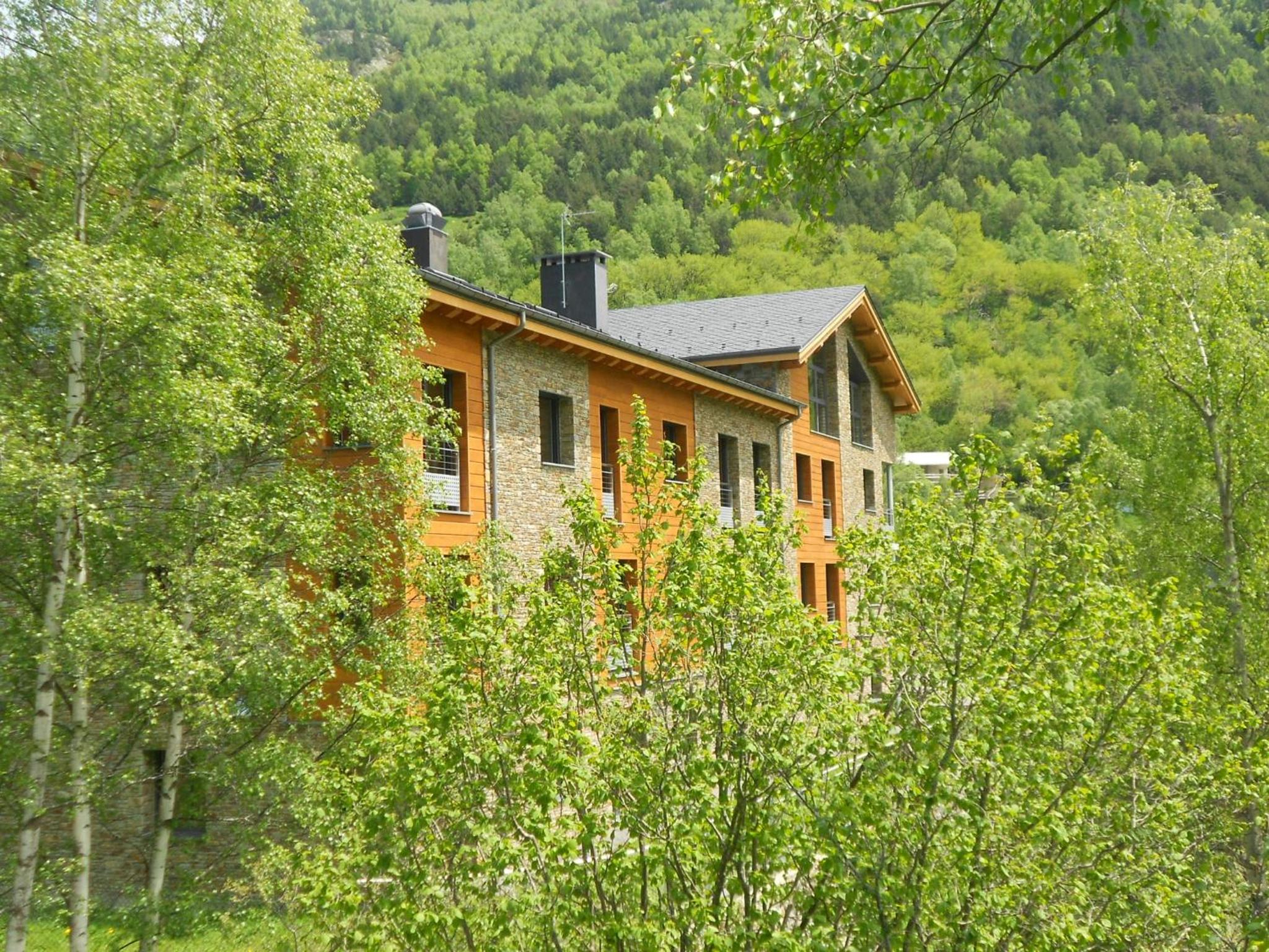 One-Bedroom Apartment with Garden