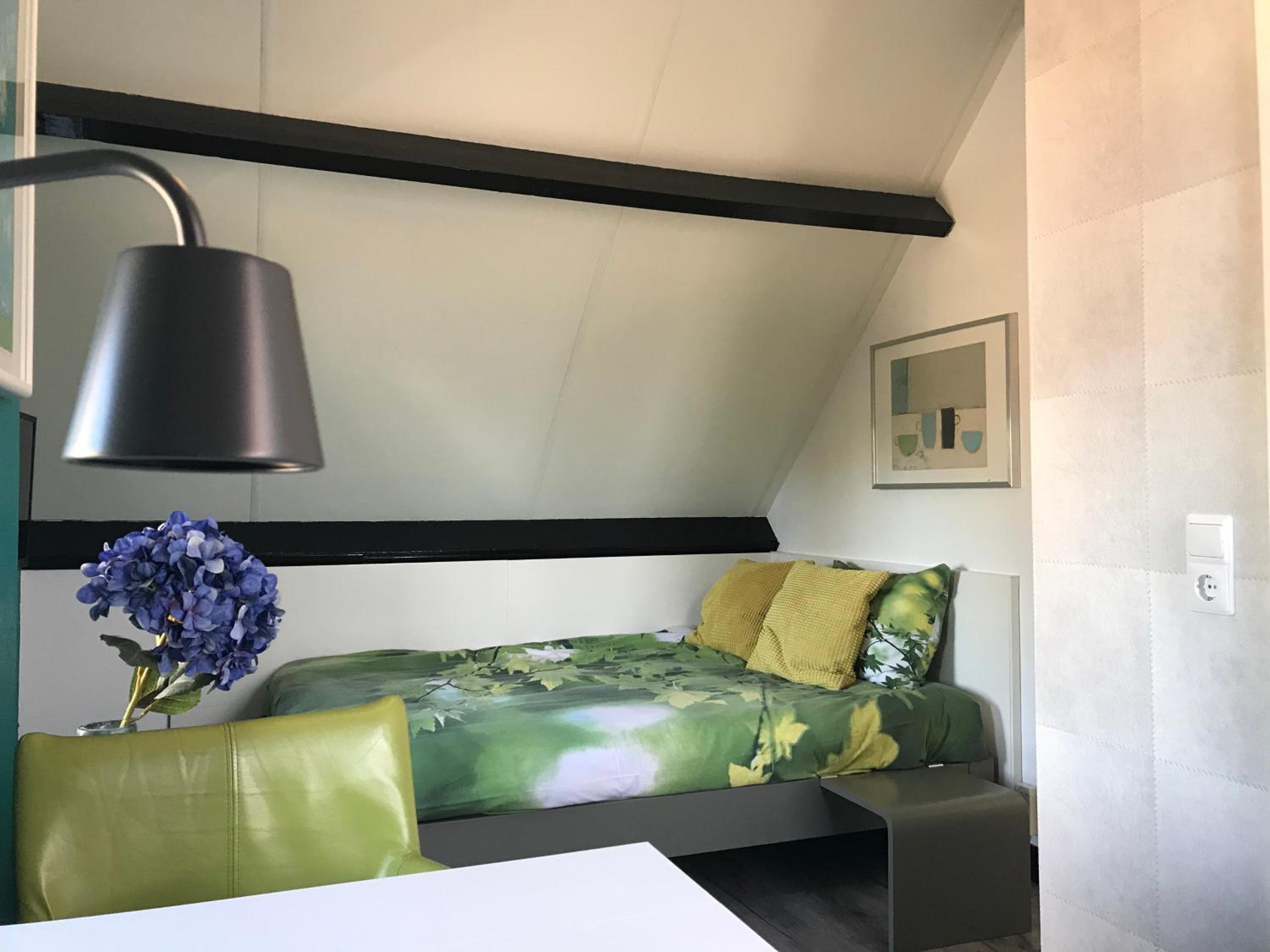 Single Room photo 3