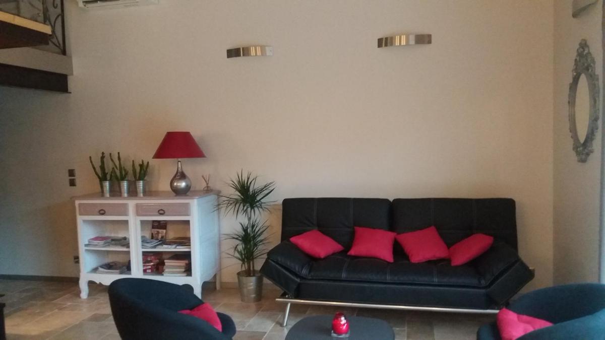 Two-Bedroom House photo 3