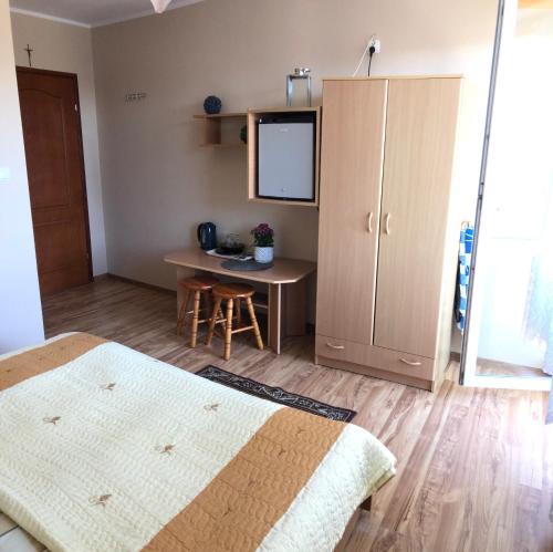 Double Room with Balcony photo 2