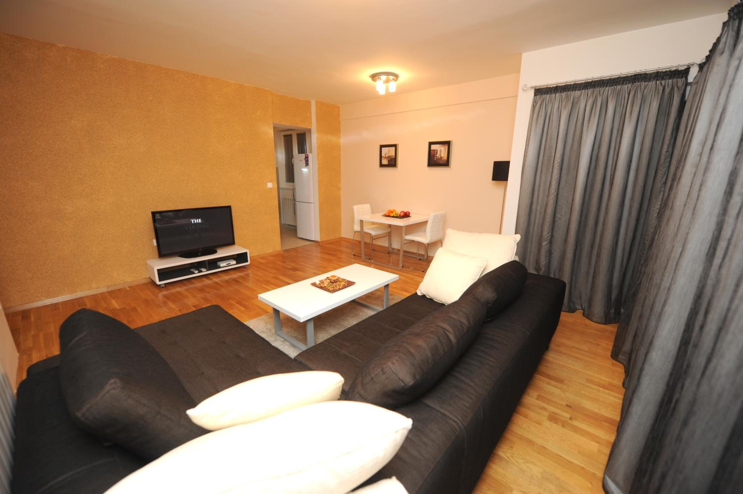 Superior One-Bedroom Apartment 5 - Orce Nikolov Str. - Photo 1