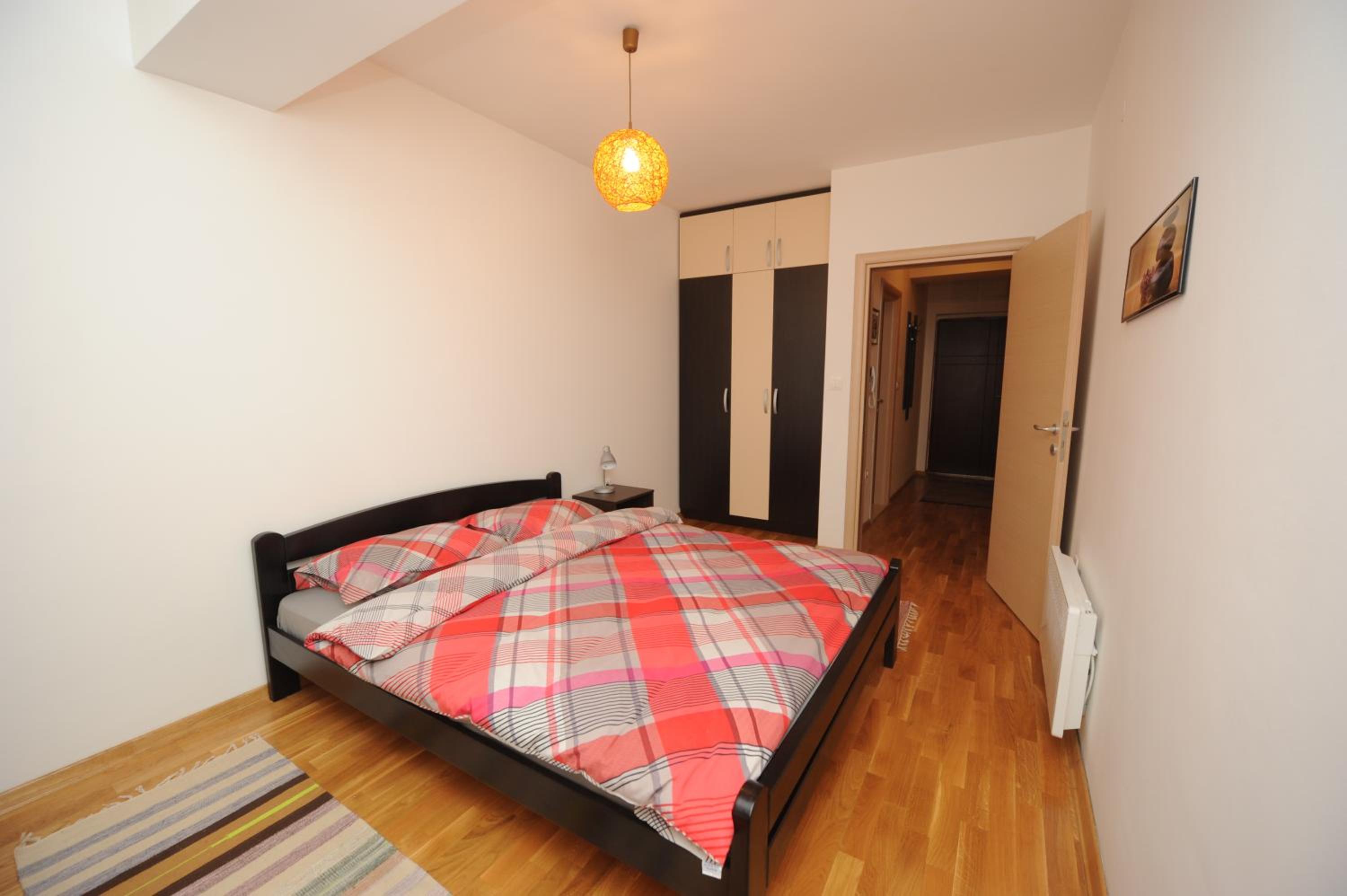 Superior One-Bedroom Apartment 5 - Orce Nikolov Str. - Photo 8
