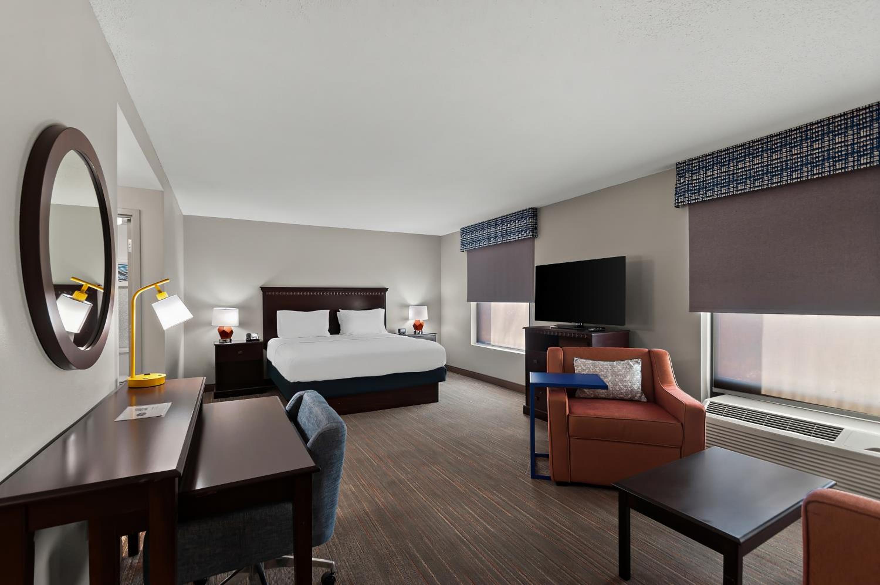 King Studio Suite with Sofa Bed - Non-Smoking