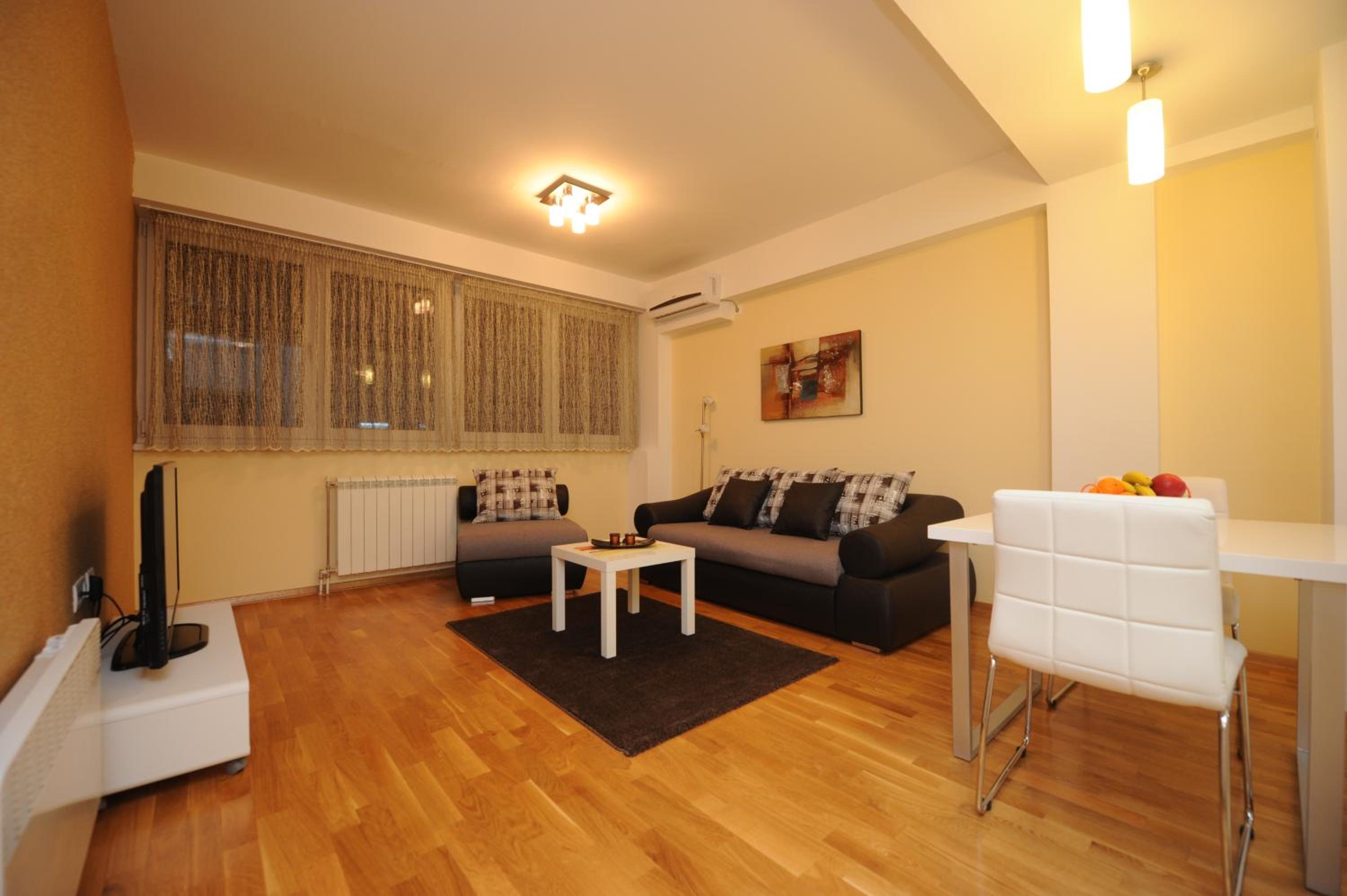 Superior One-Bedroom Apartment 7 - Orce Nikolov Str. - Photo 1