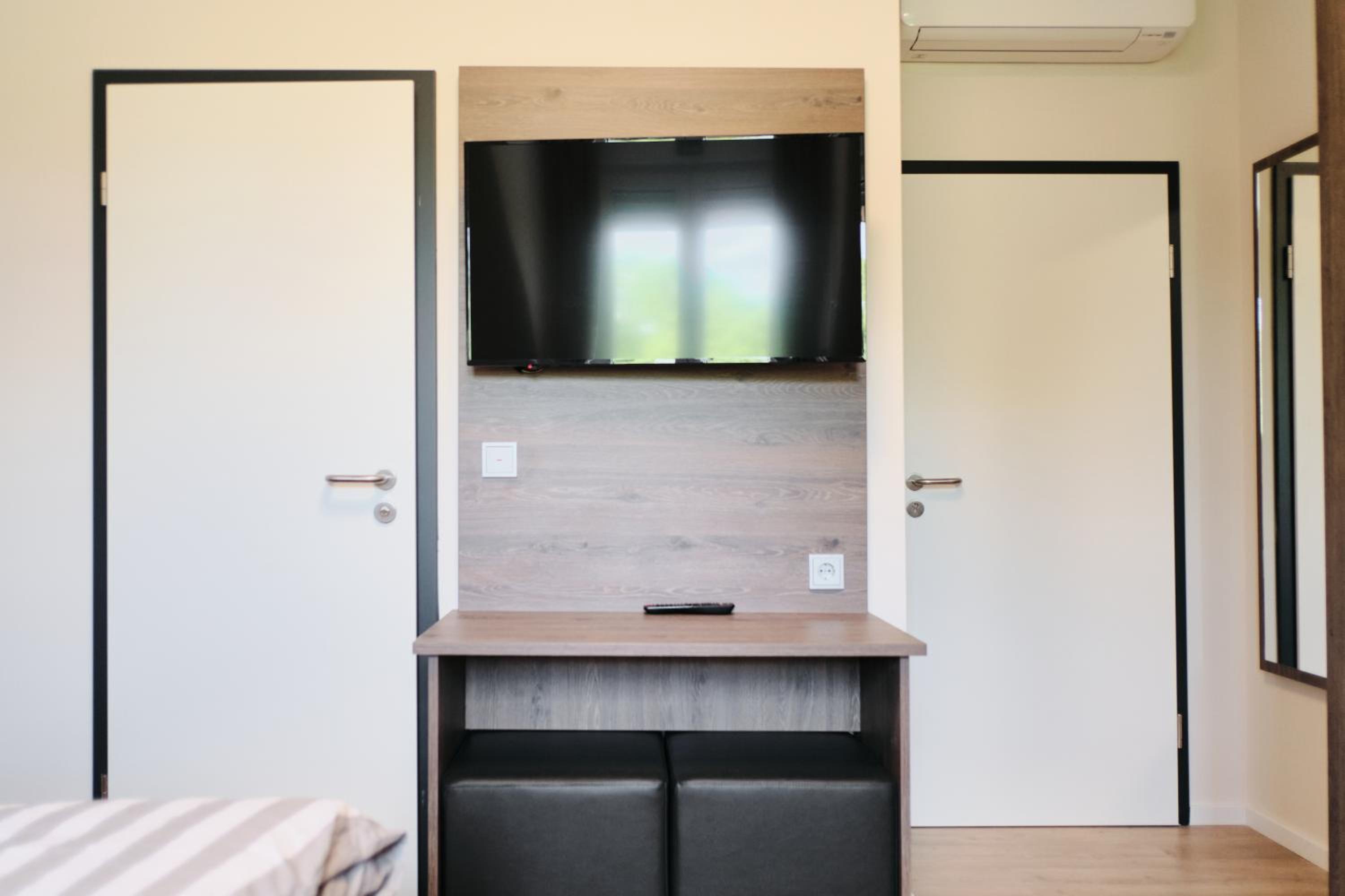 Double Room - Photo 15