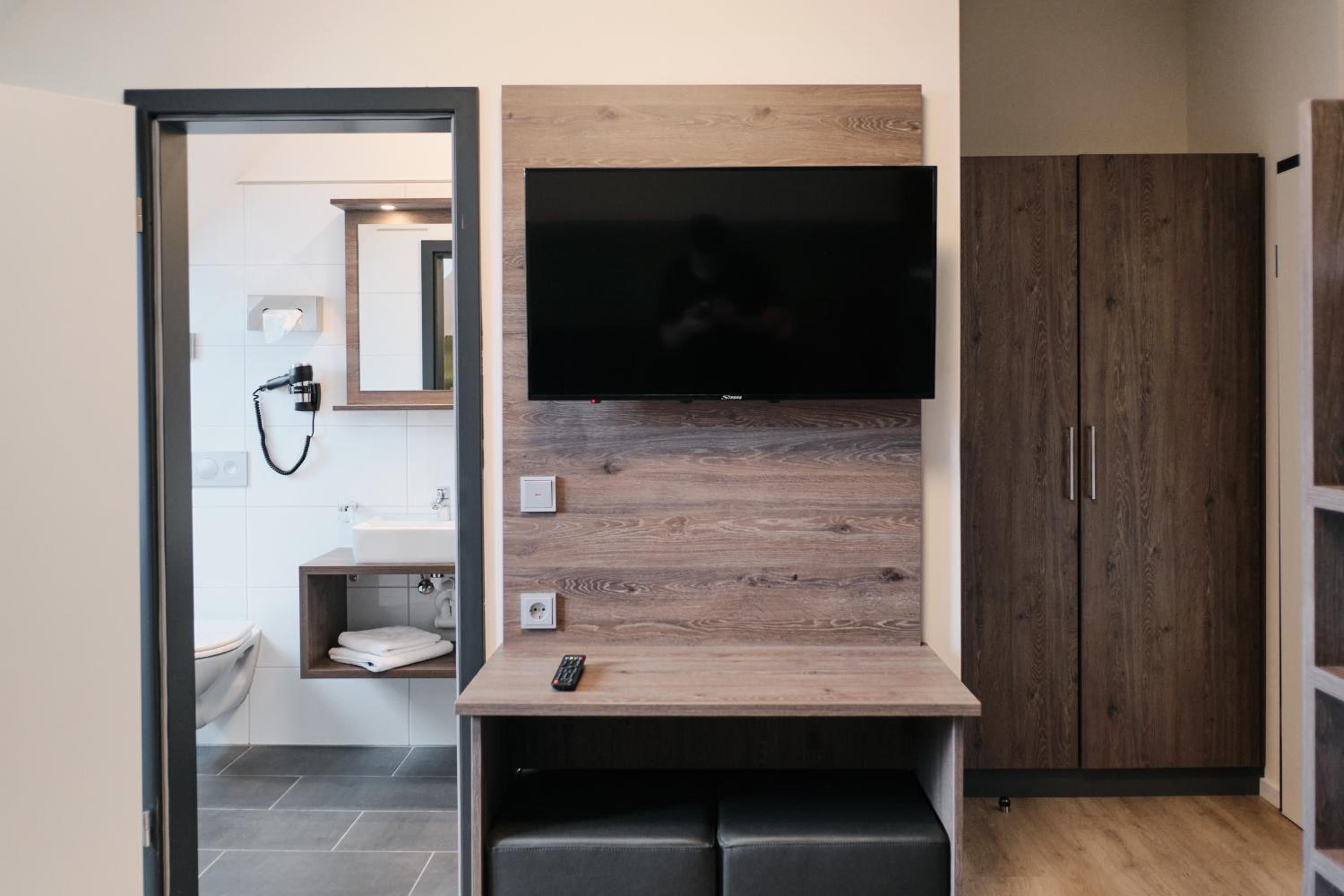 Double Room - Photo 14