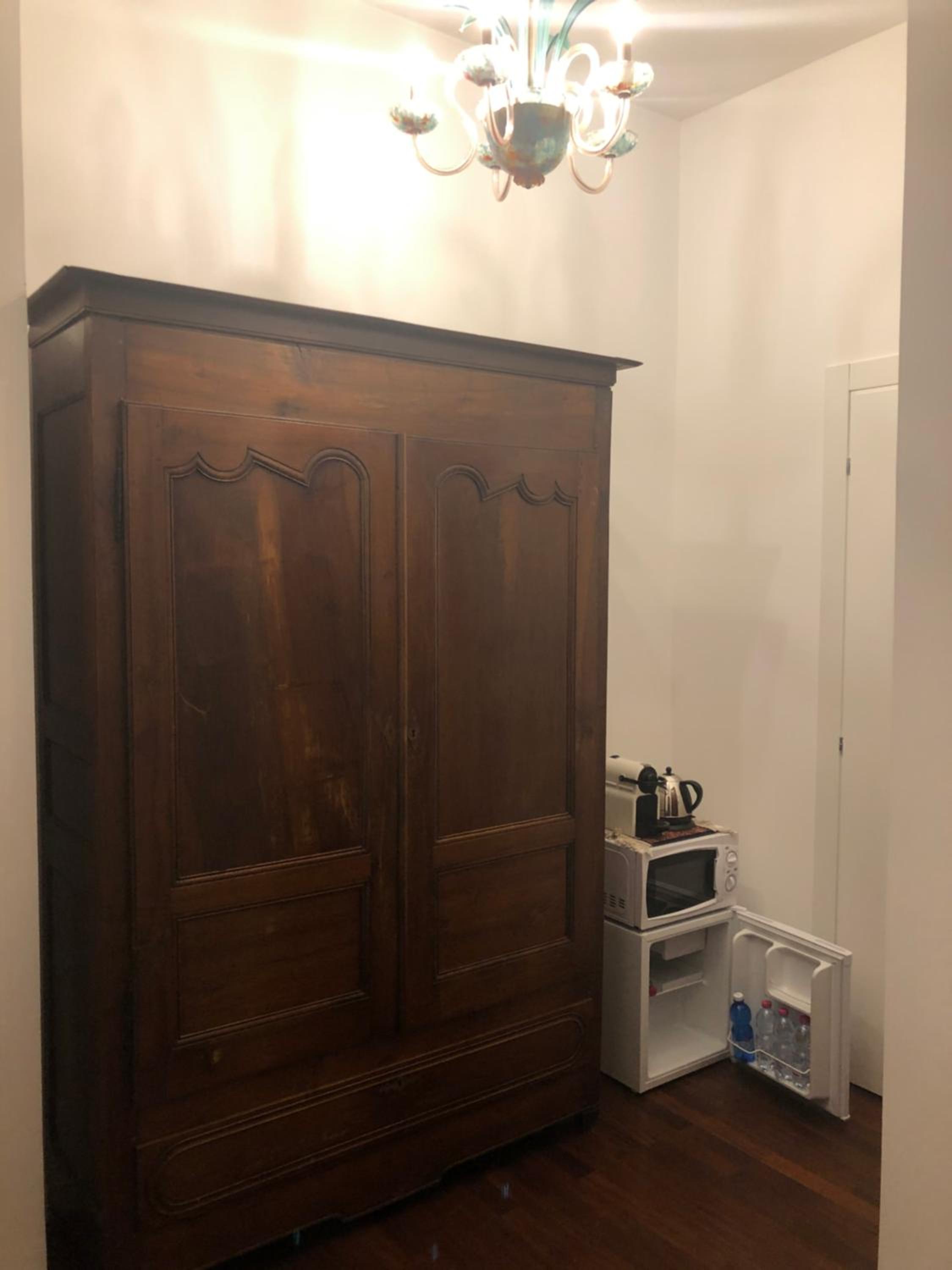 Family room with Private Entrance - Photo 18