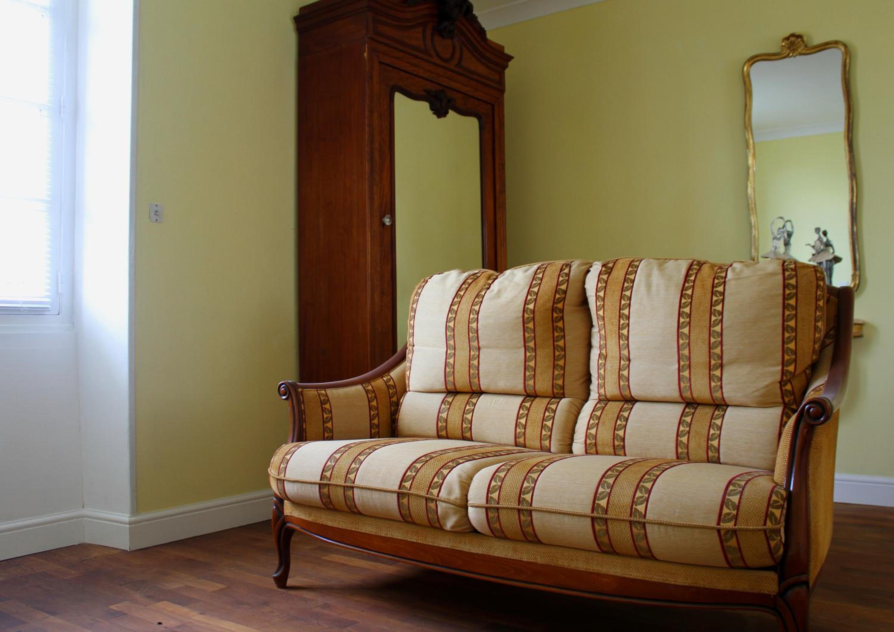Superior King Suite - Photo 12