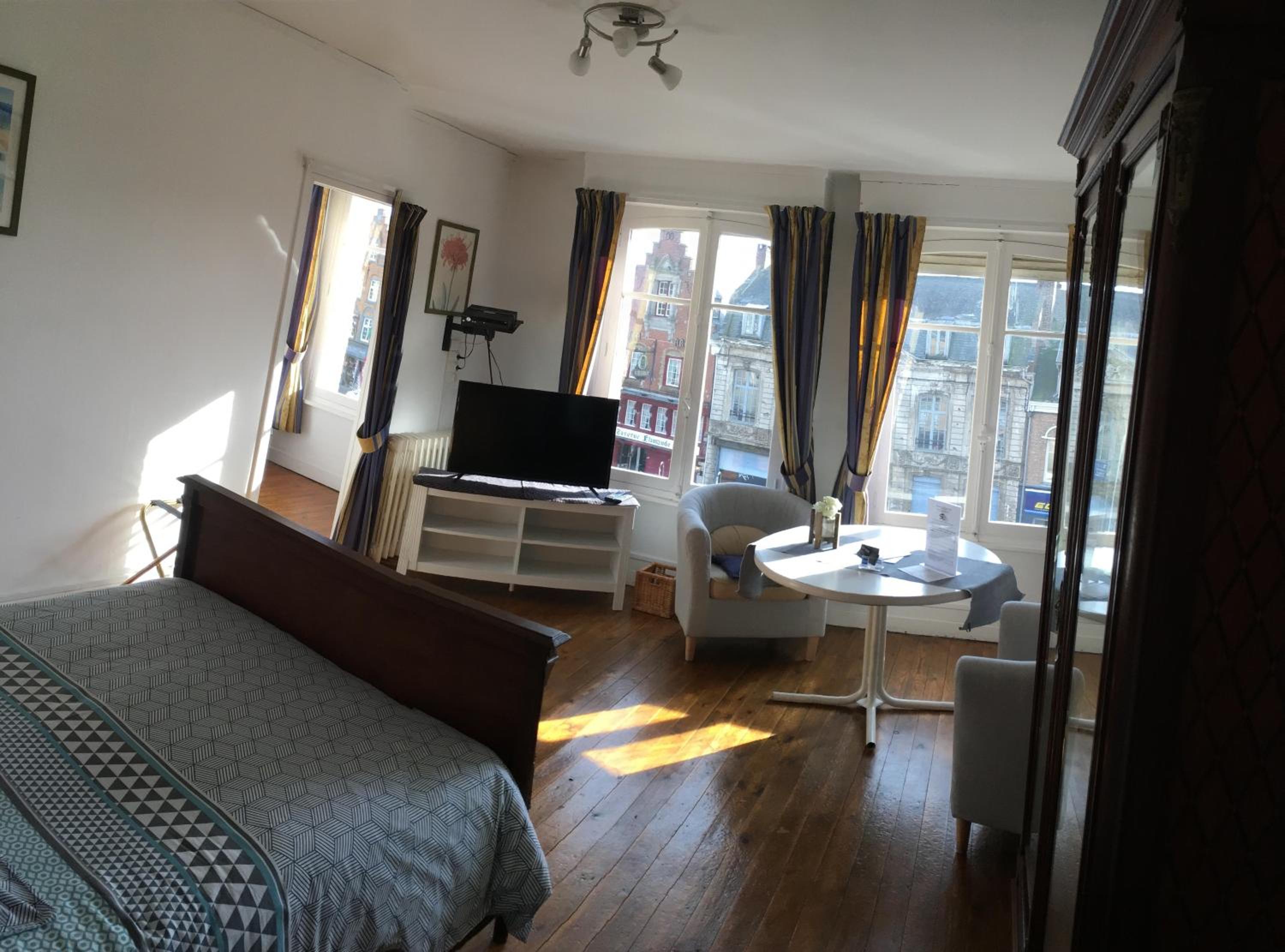 Large Double Room photo 2
