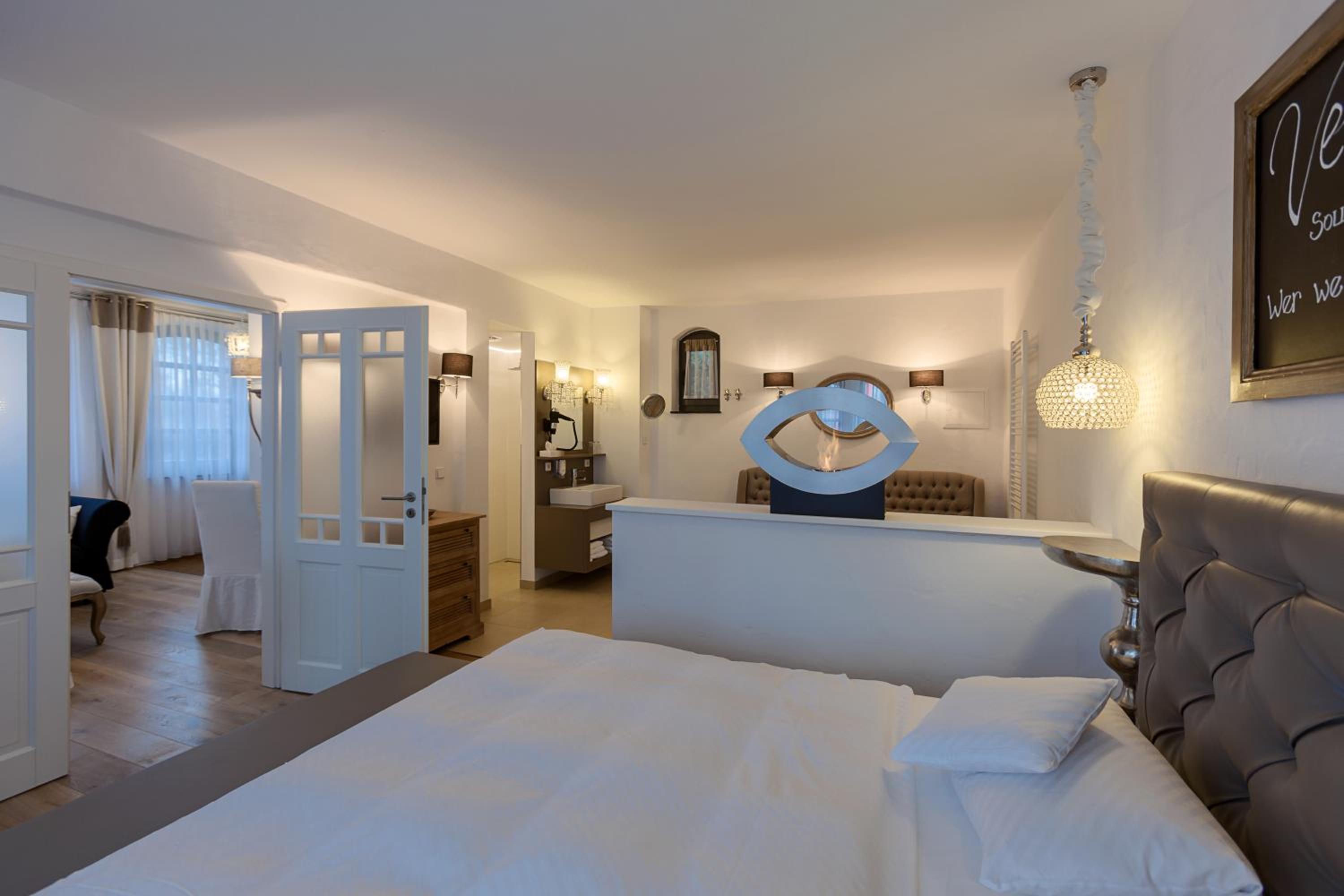 Deluxe Suite (2 Adults) photo 1
