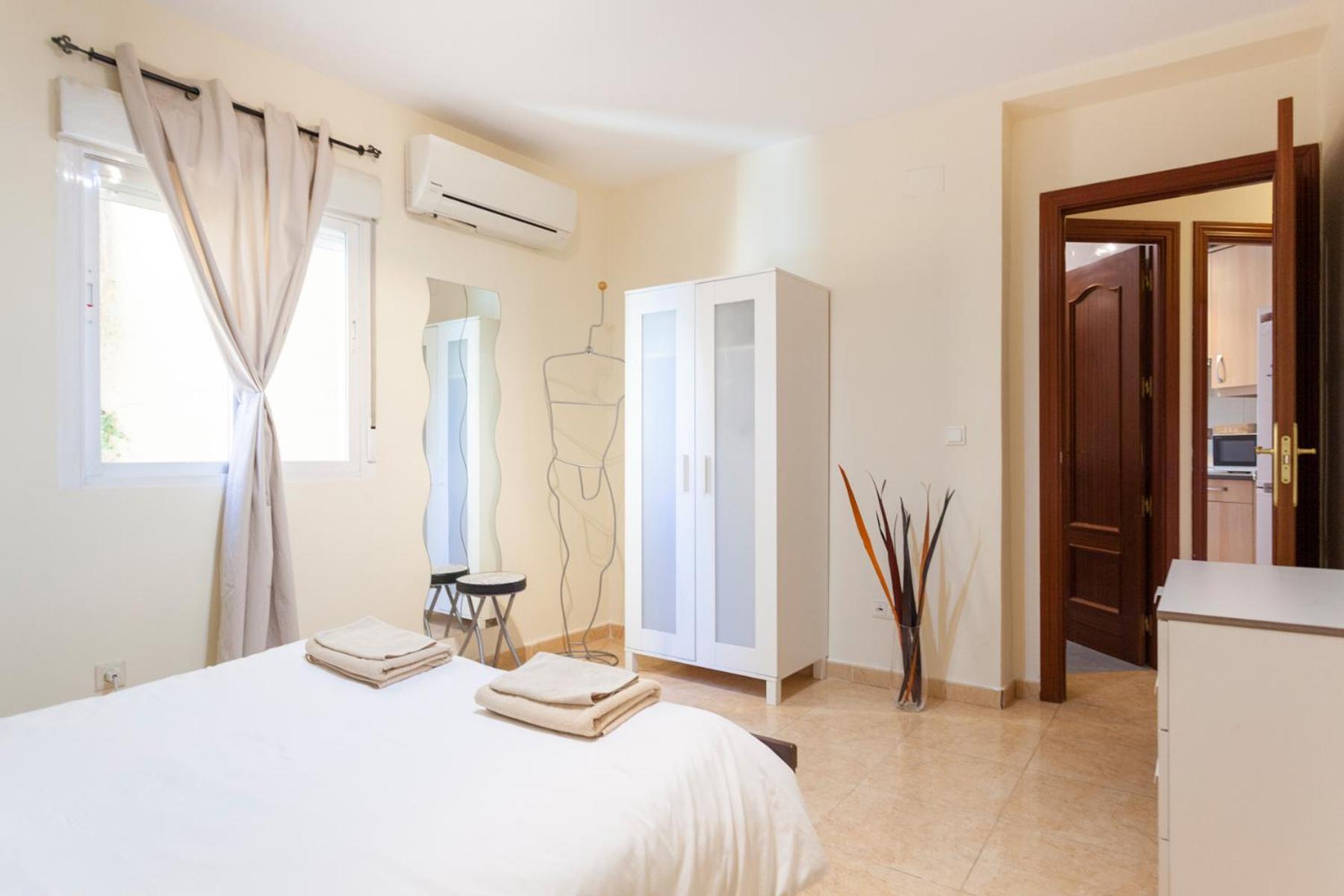Apartment with Balcony - Photo 2