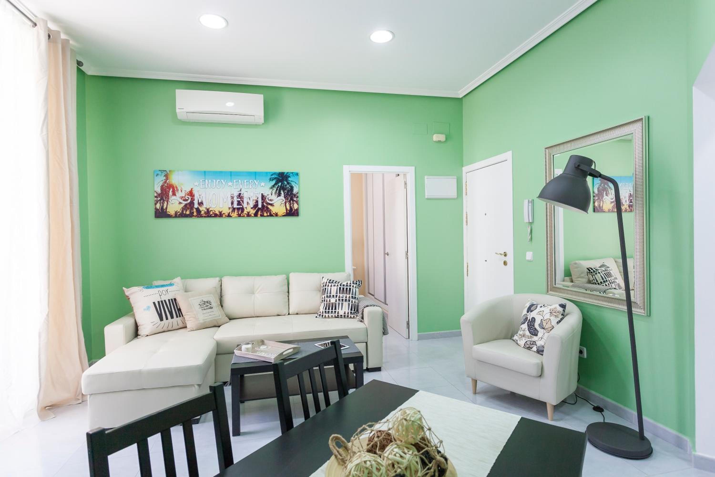 Apartment with Balcony photo 2
