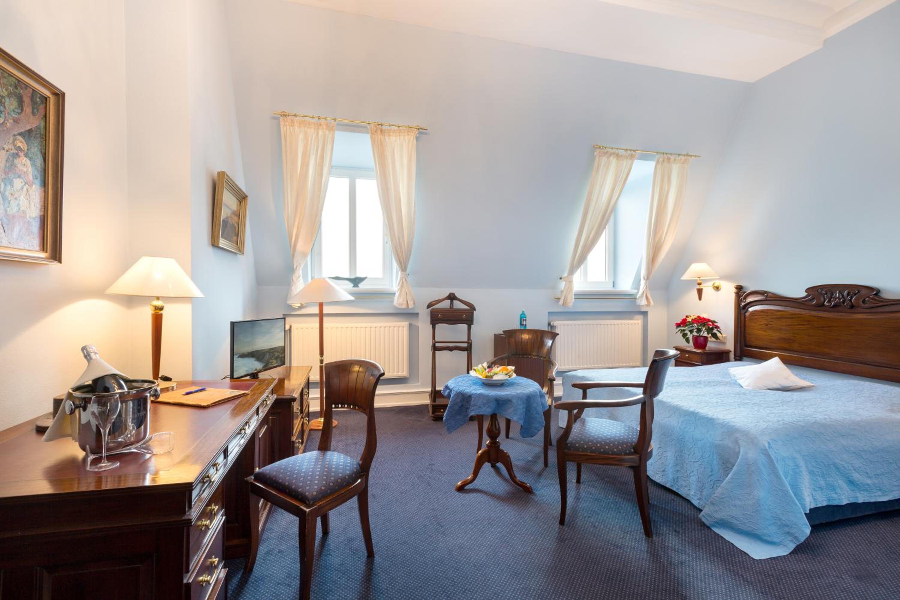 Double Room - Main Building with Park View photo 2