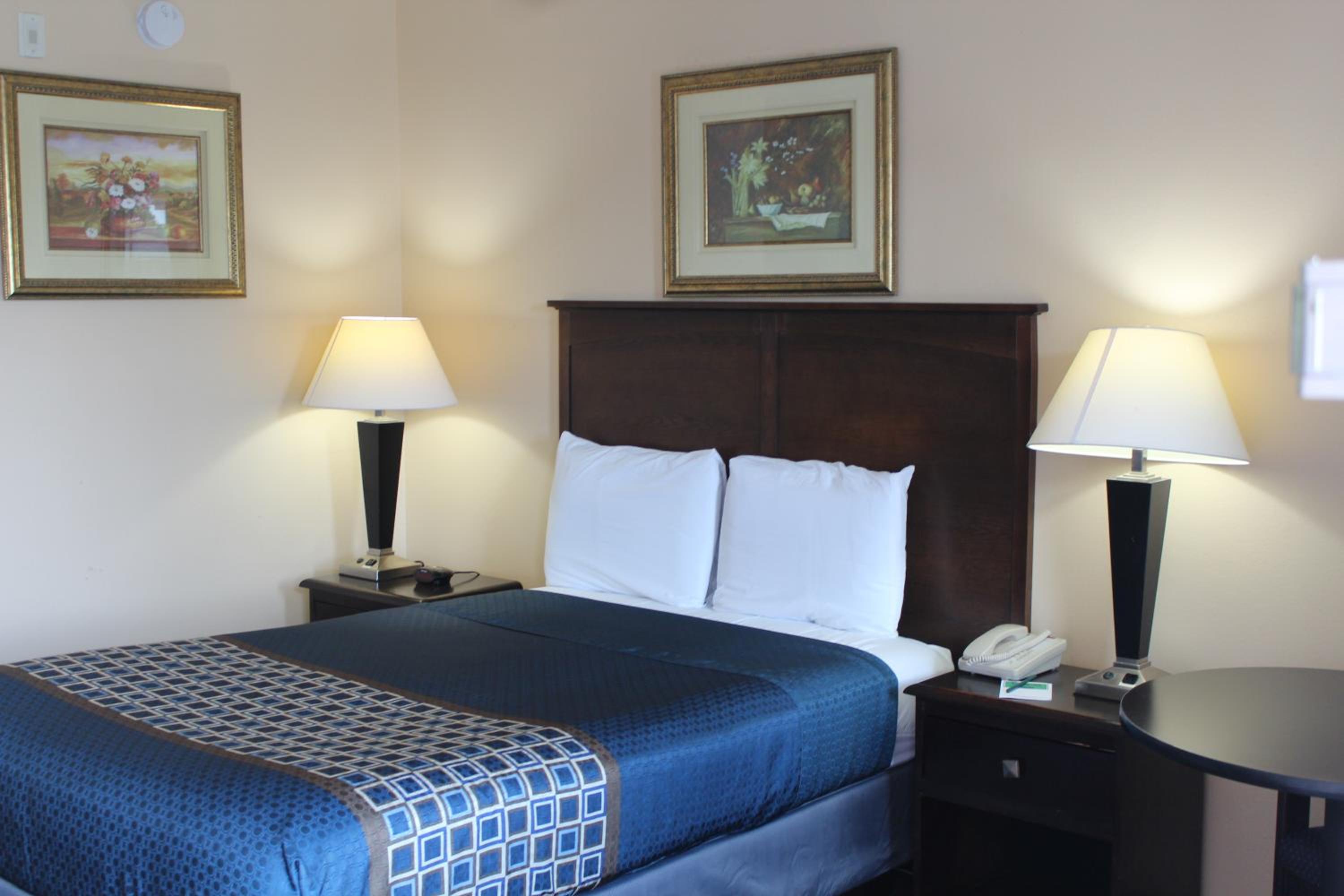 Double Room - Non-Smoking photo 1