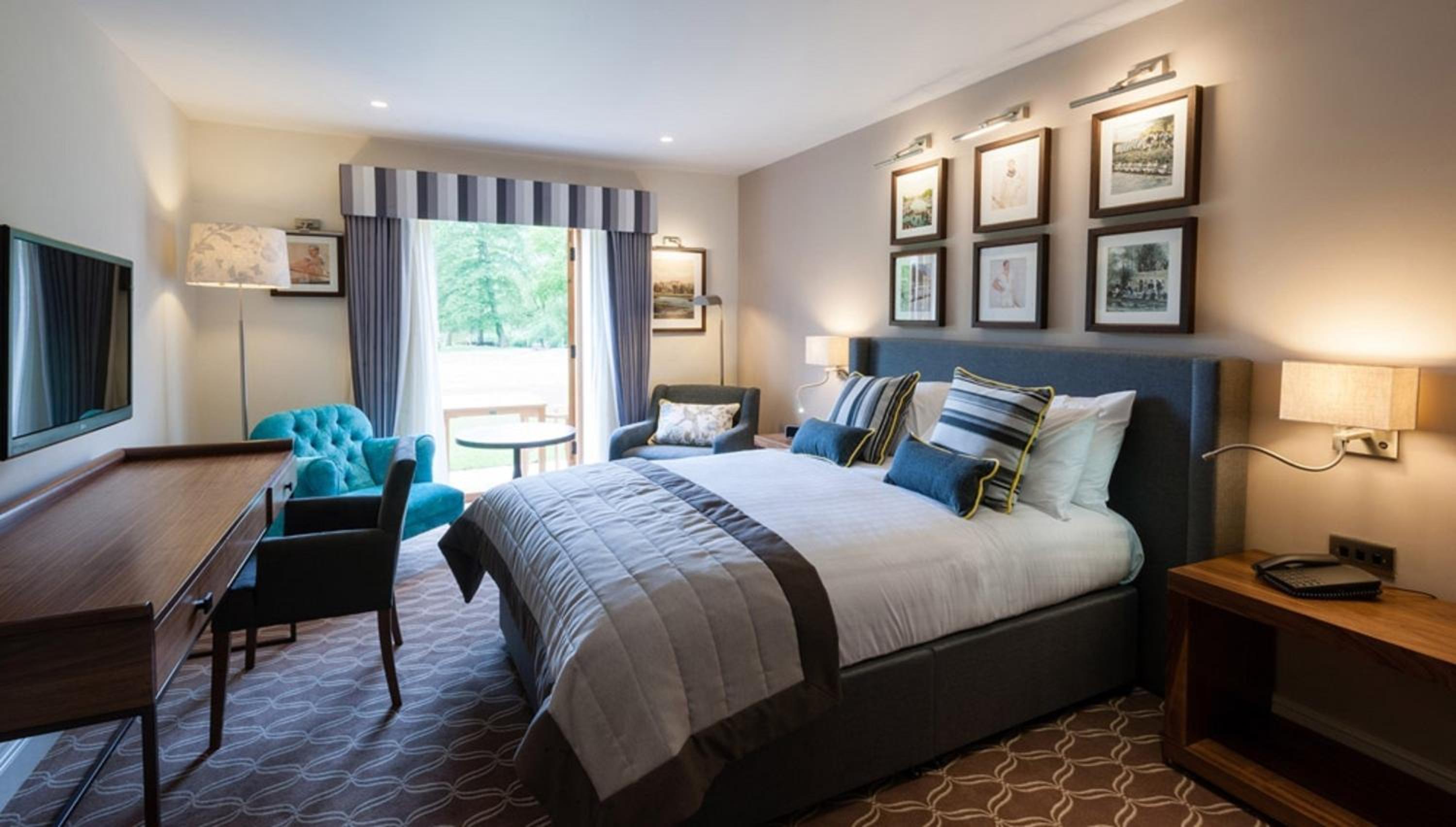 Premium King Room with River View - Photo 8