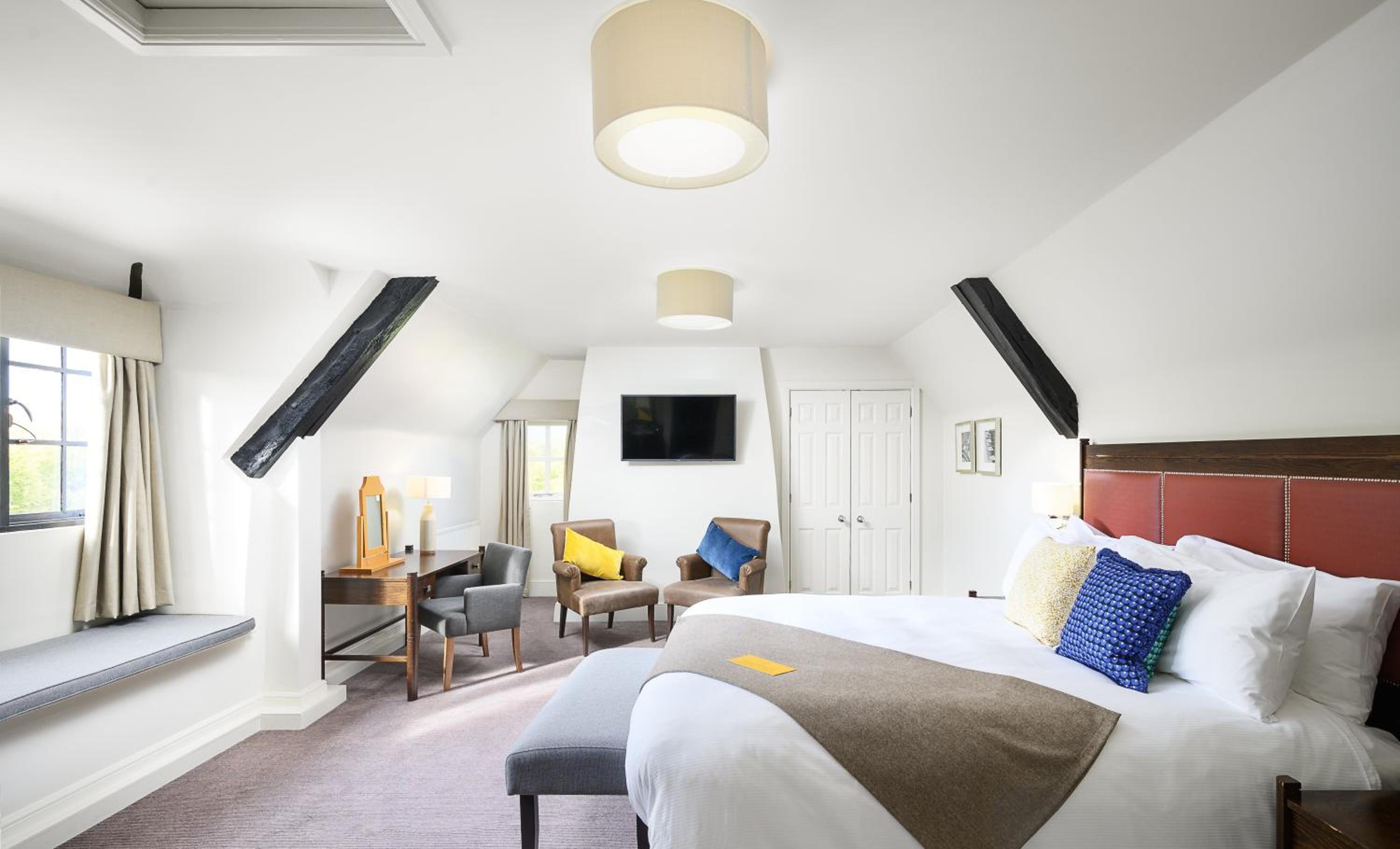 Premium King Room with Garden View - Photo 18
