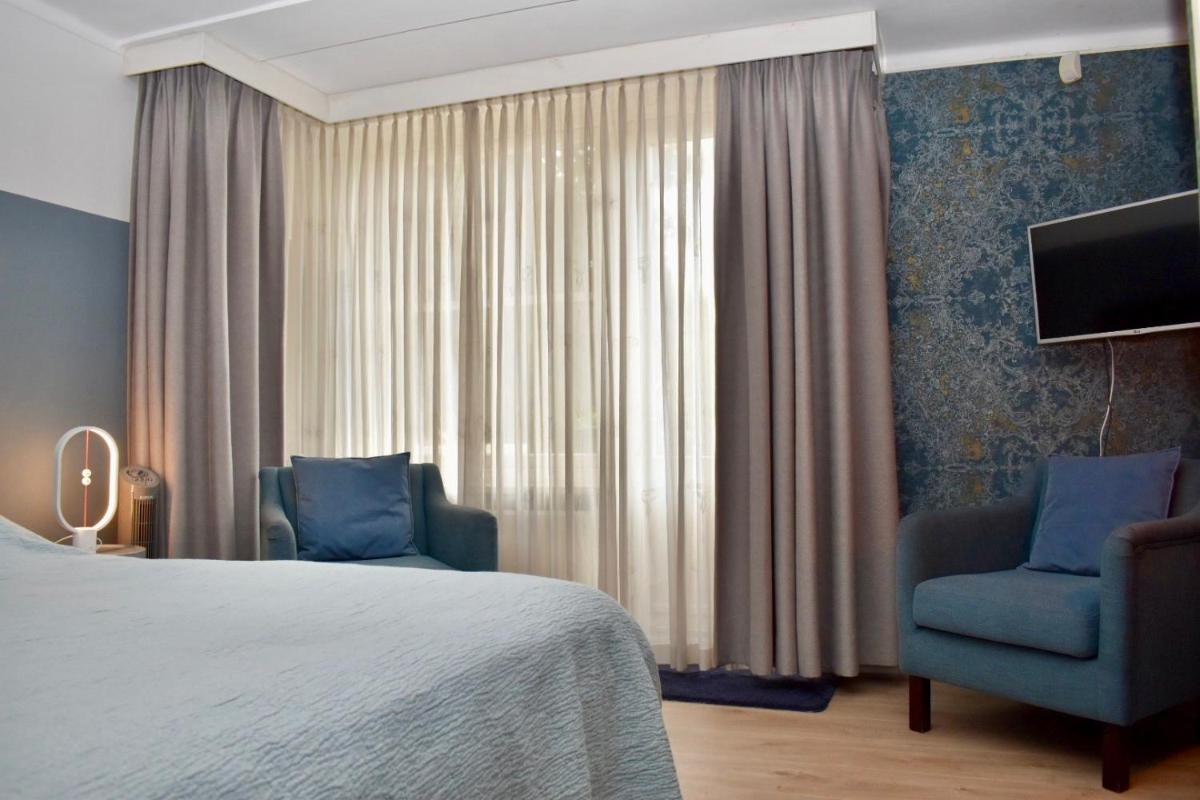 Deluxe King Room photo 2
